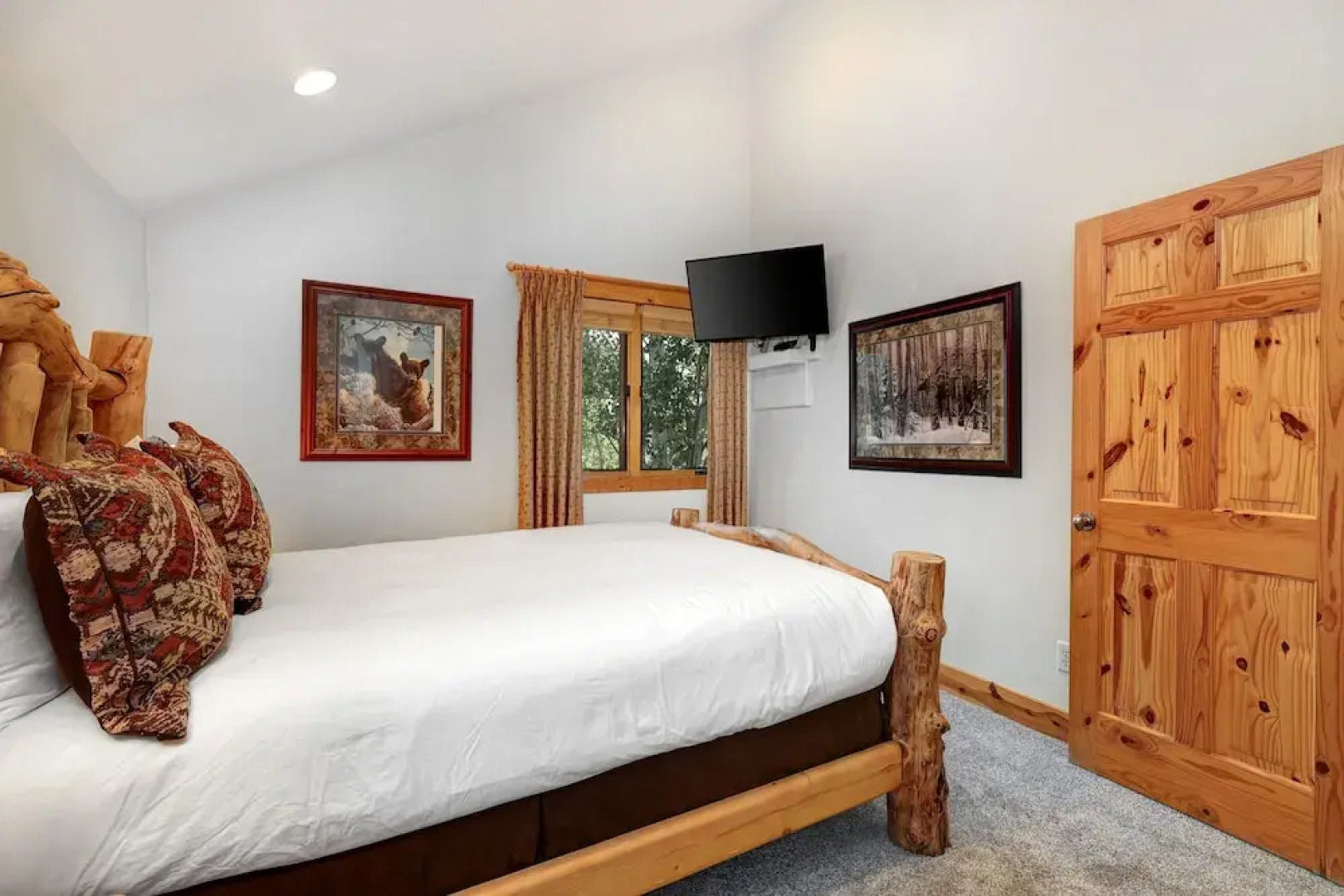 Timber Wolf Lodge 10d 2 Bedroom Condo by RedAwning