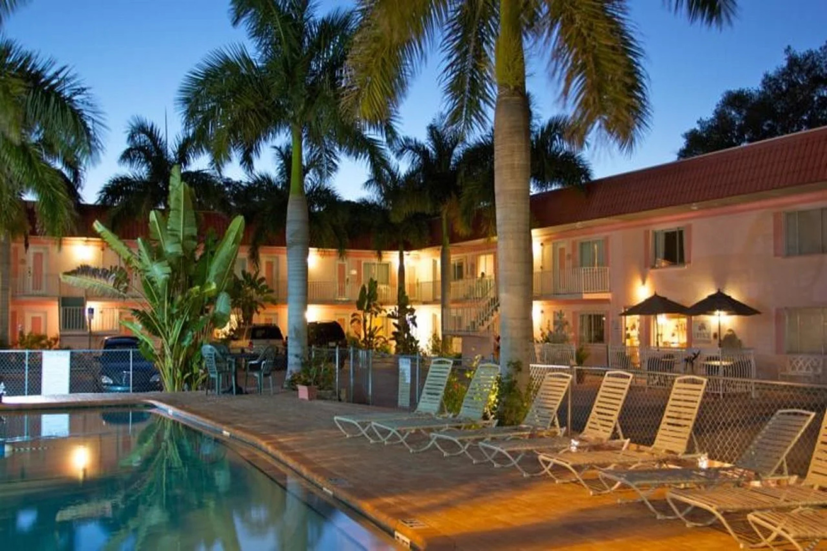 Hibiscus Suites - Gateway to Siesta Key