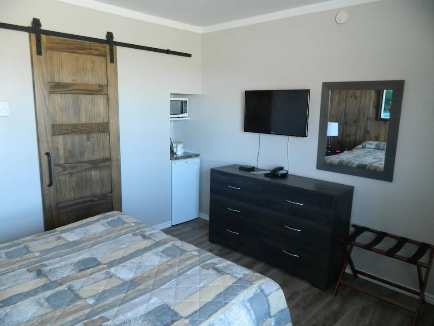 Le Pirate Motel & Camping