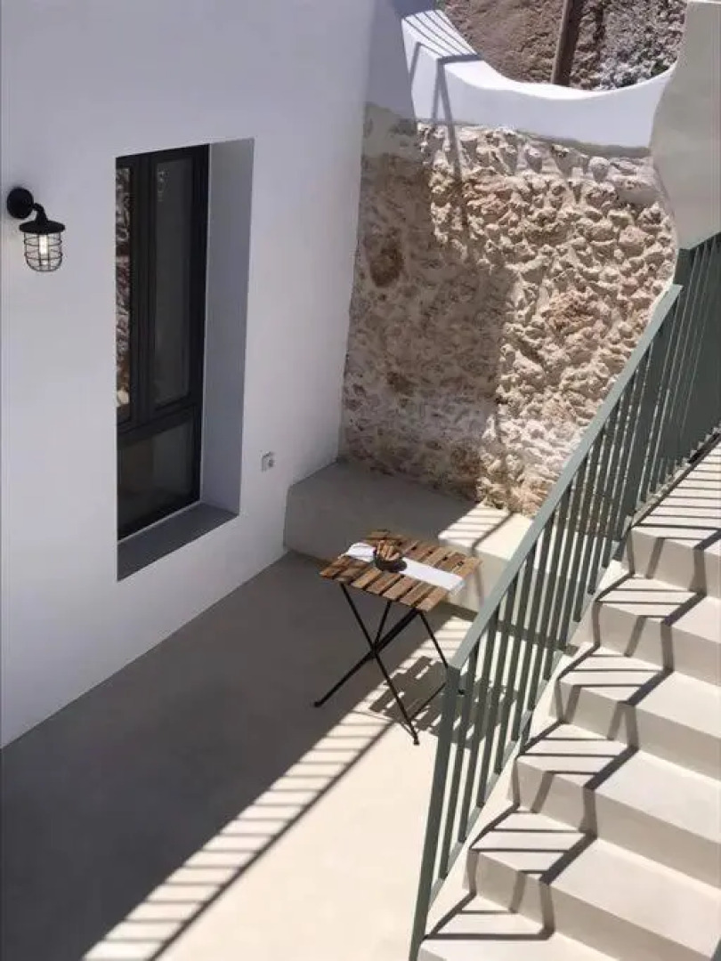 Lithos Retreat 2(ΛΙTHOS Retreat)