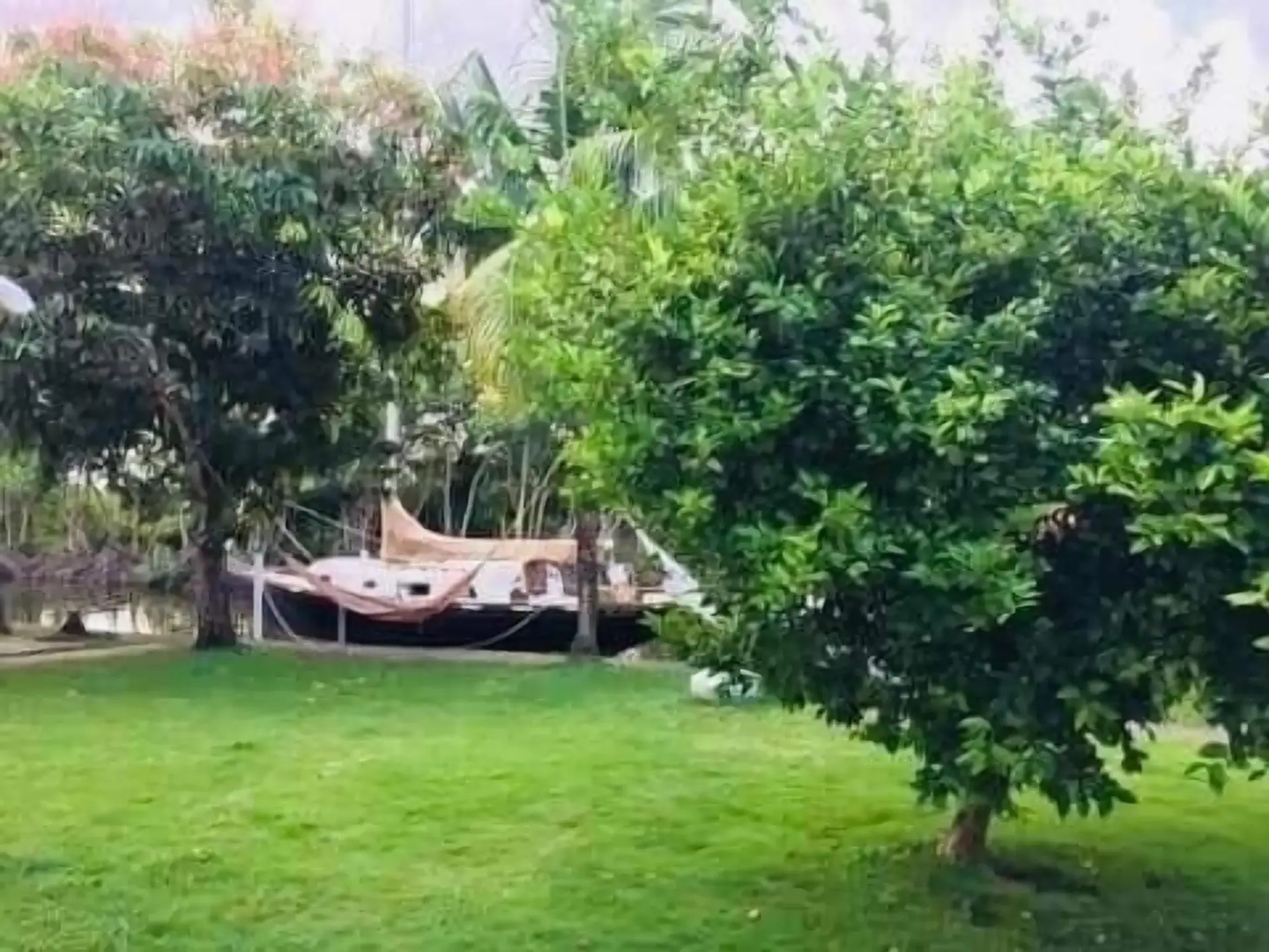 Bamboleo Inn Belize