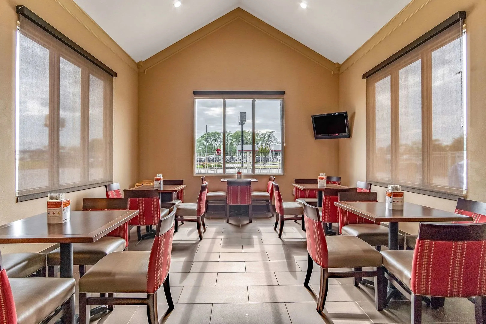 Comfort Inn & Suites Tuscumbia - Muscle Shoals