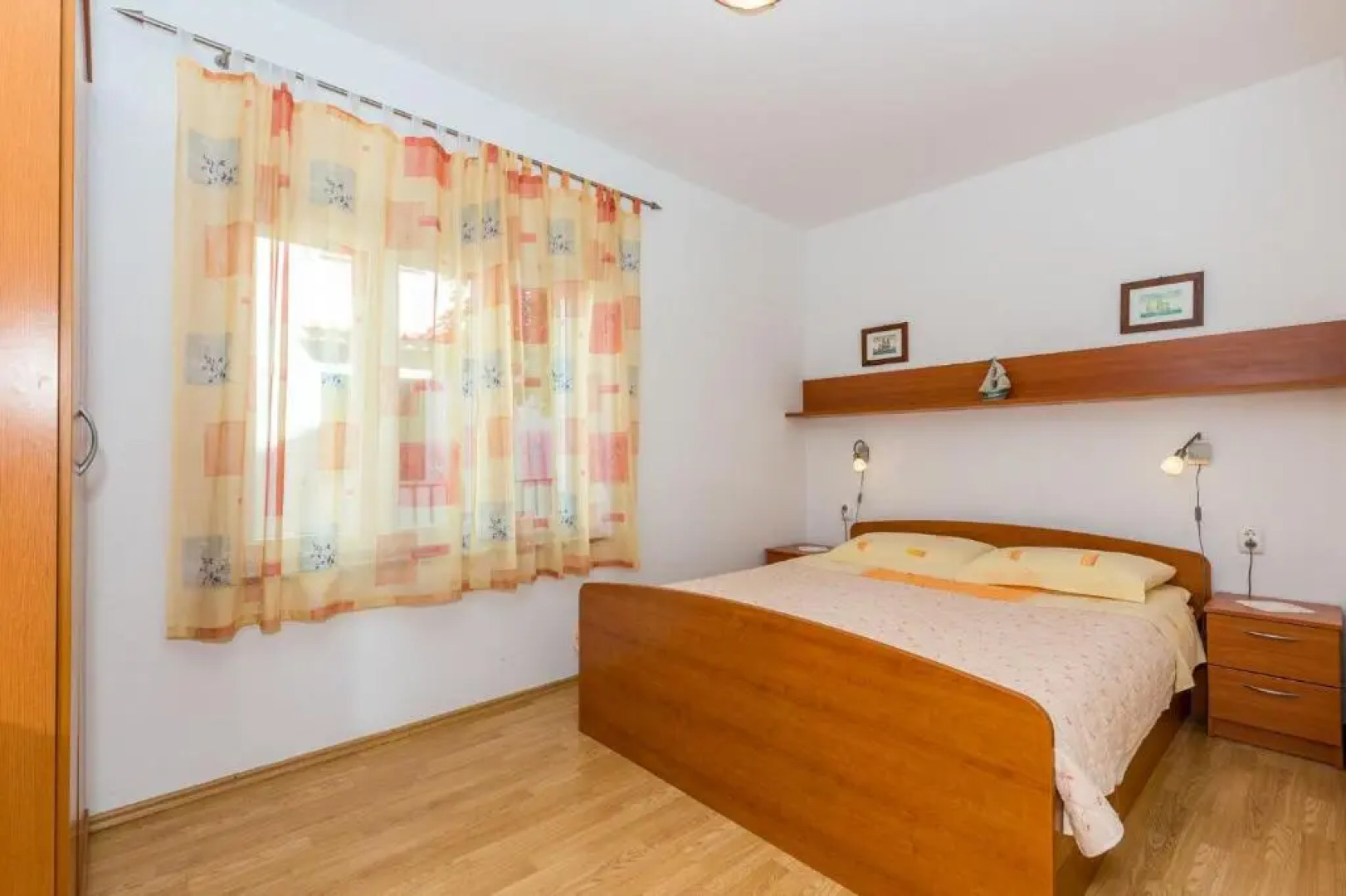 Apartments Ivan - 15 m from beach