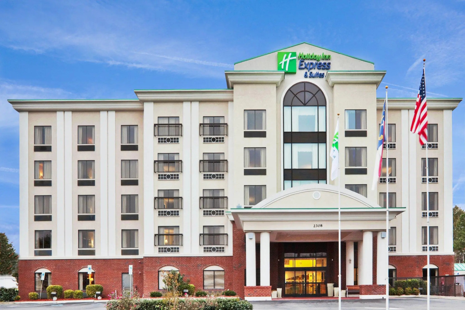 Holiday Inn Express & Suites Wilson-Downtown by IHG