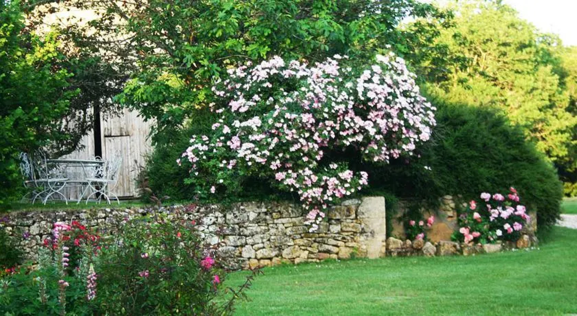 Les Hautes Claires - Chambres dhôtes et Centre dArt Contemporain