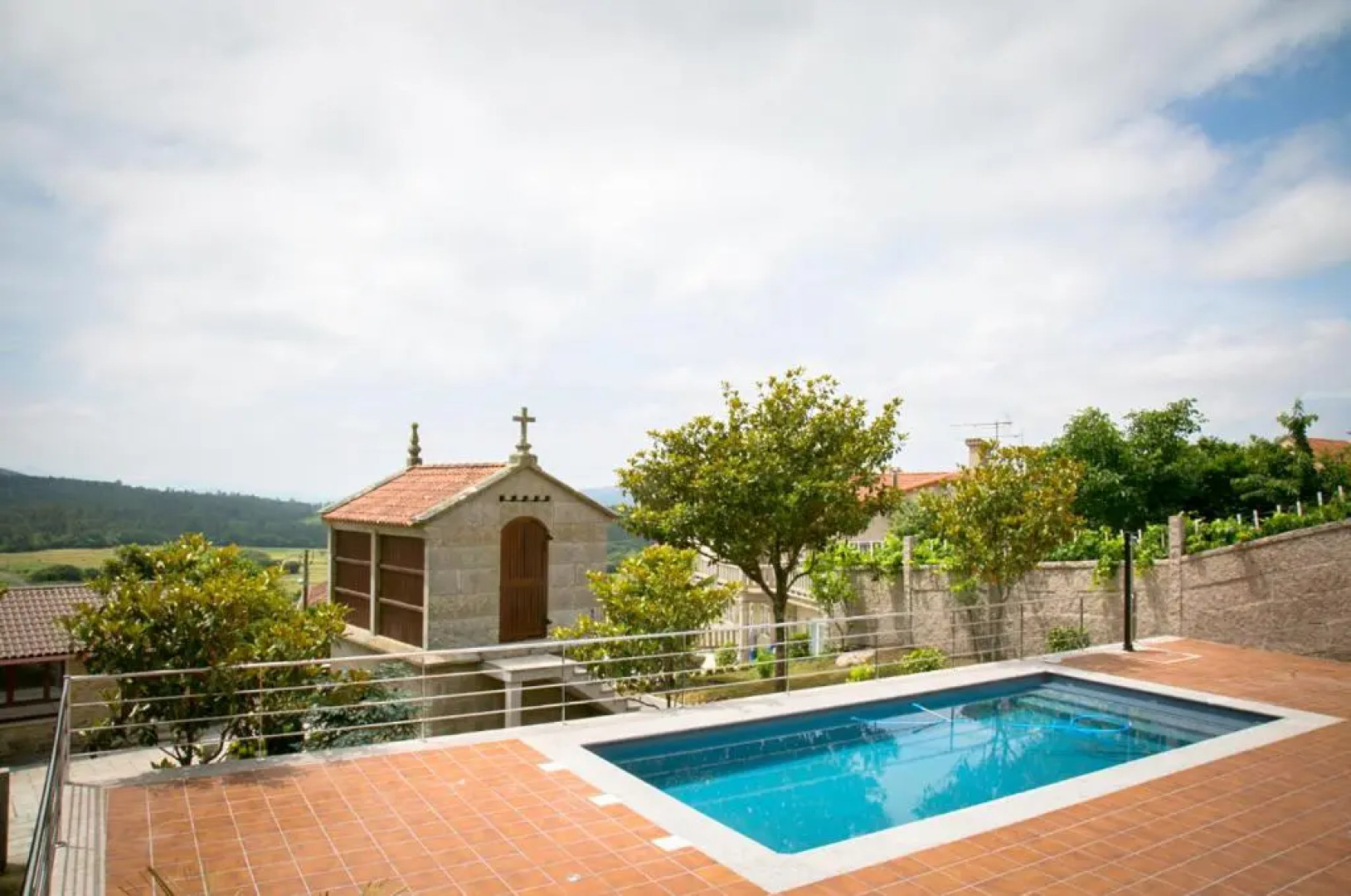 House with 4 bedrooms in Cuntis with wonderful mountain view private pool enclosed garden 18 km from the beach
