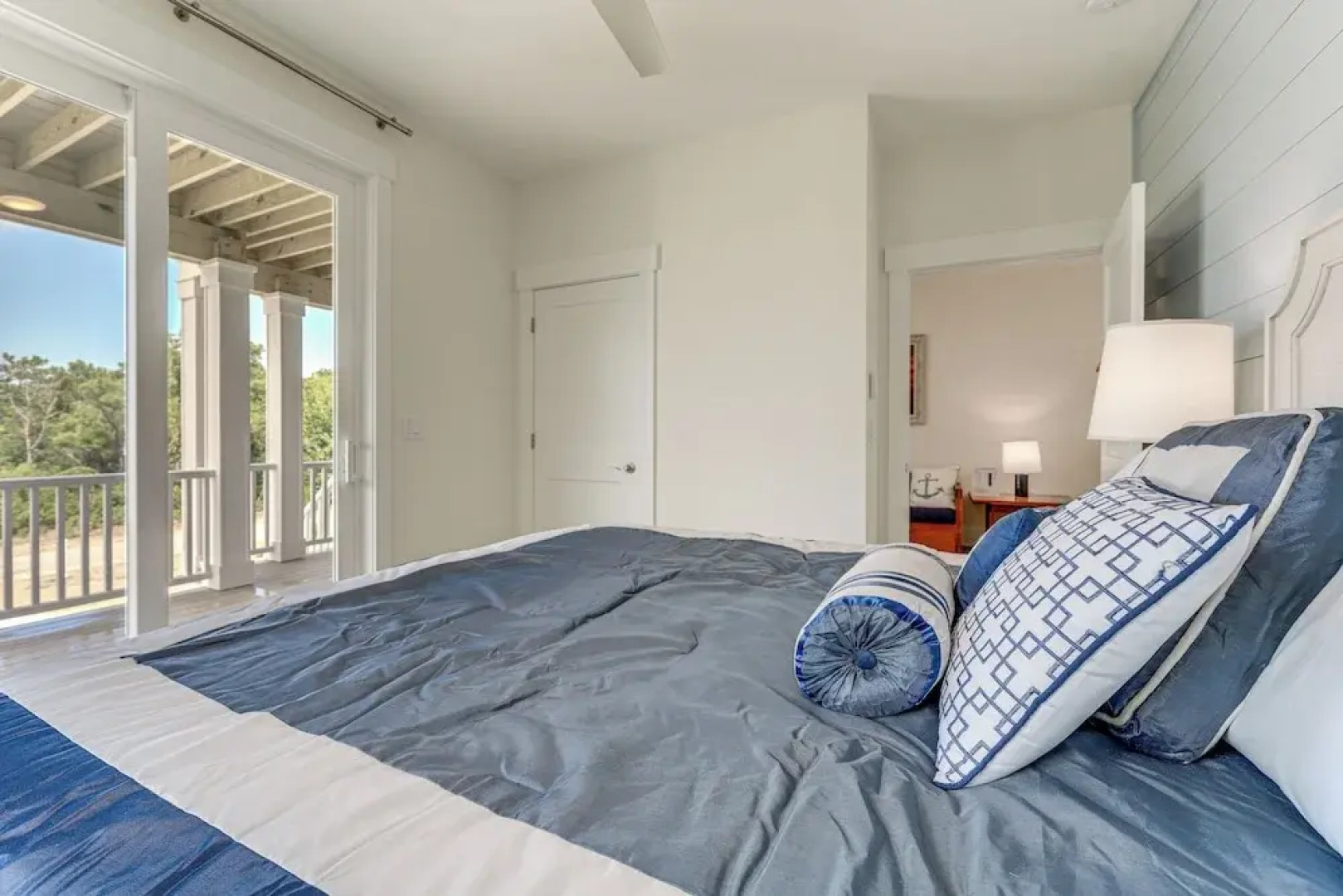 Walk to Beach: Southern Shores Retreat w/ Hot Tub