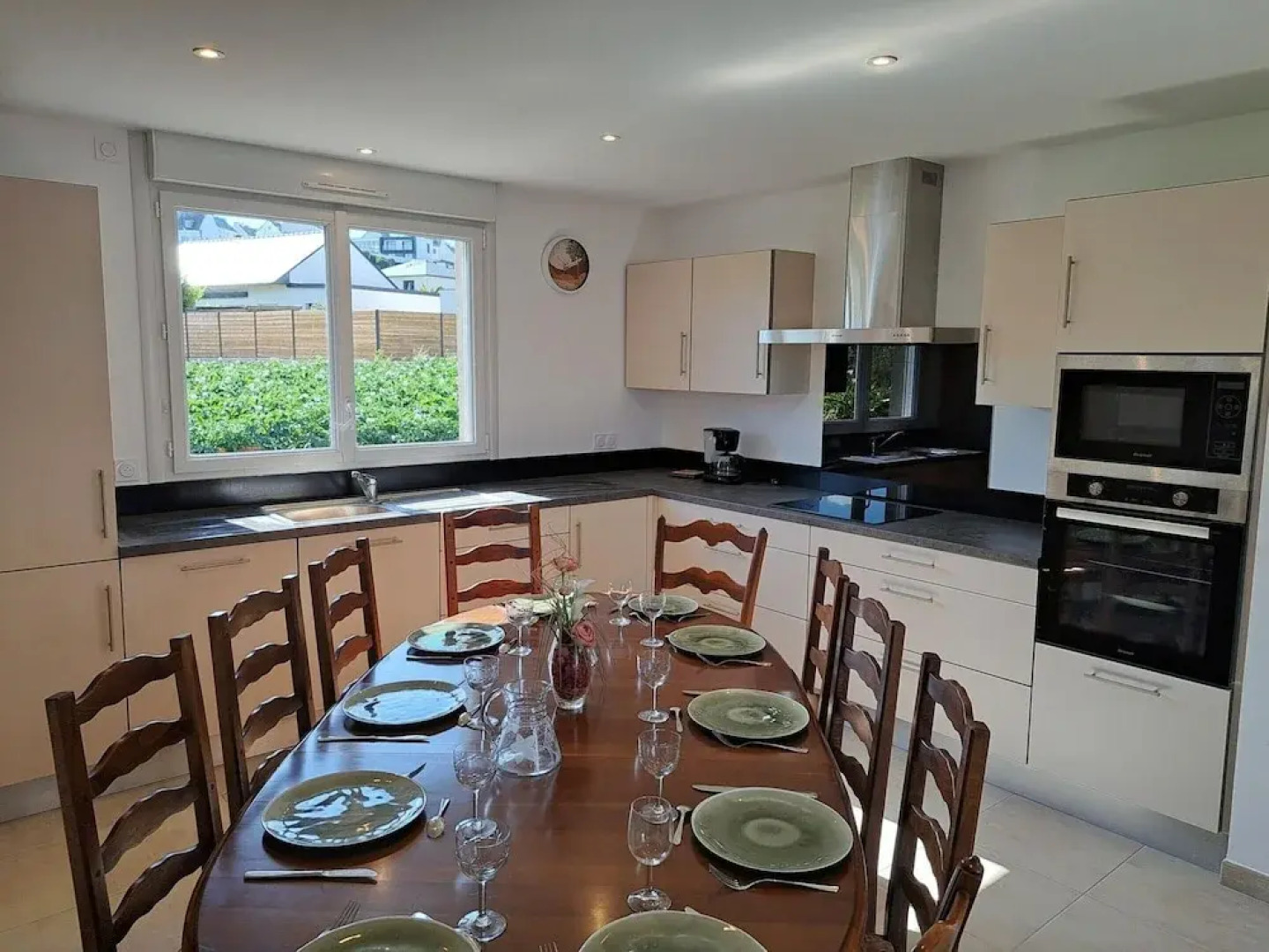 In top Location With Beautiful sea View