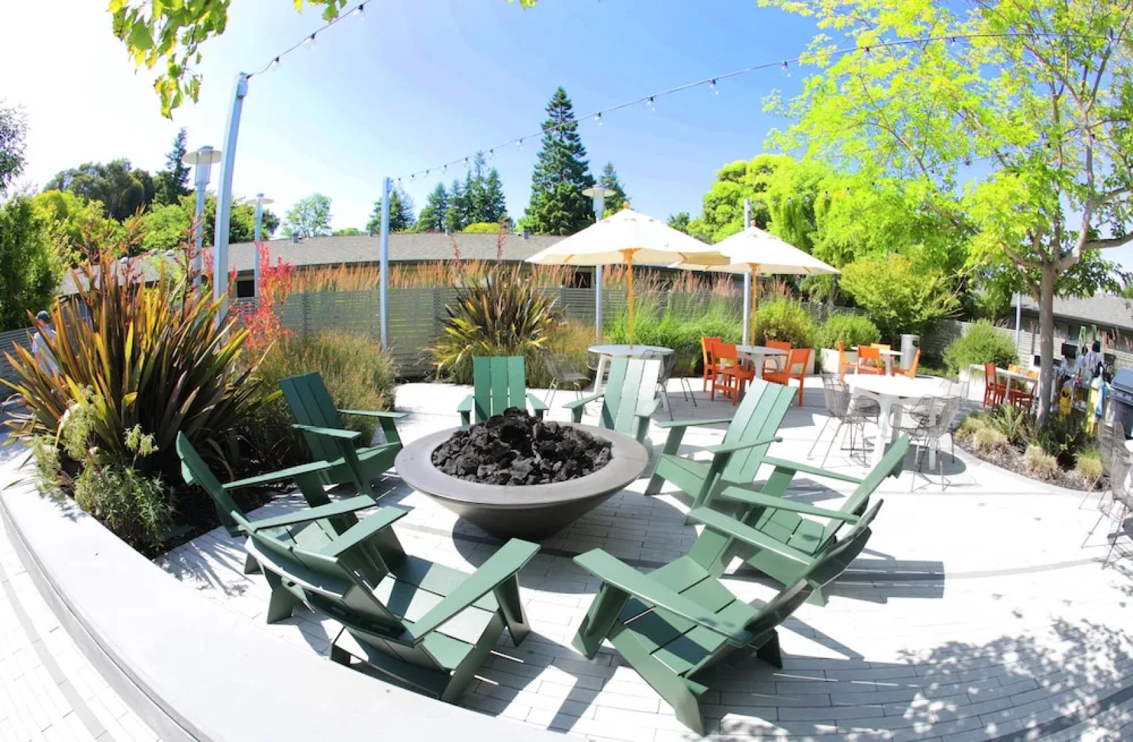 Kasa Mountain View Apartments