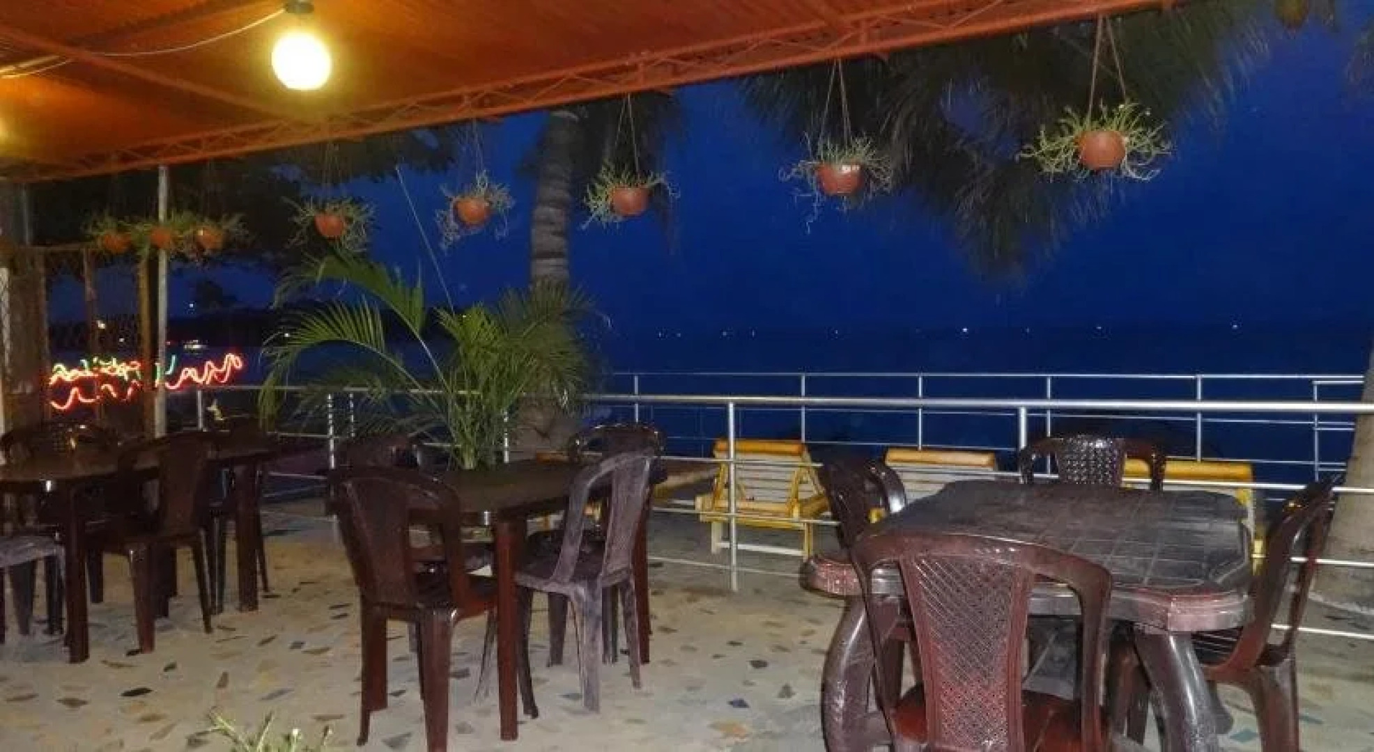 Dutch Bay Beach Cottages