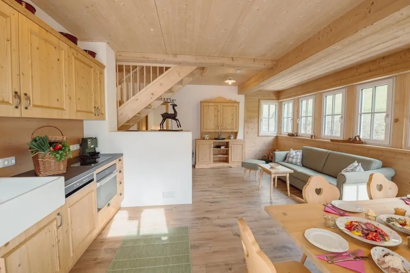 Chalet Near Lake Grundlsee & Ski Lift