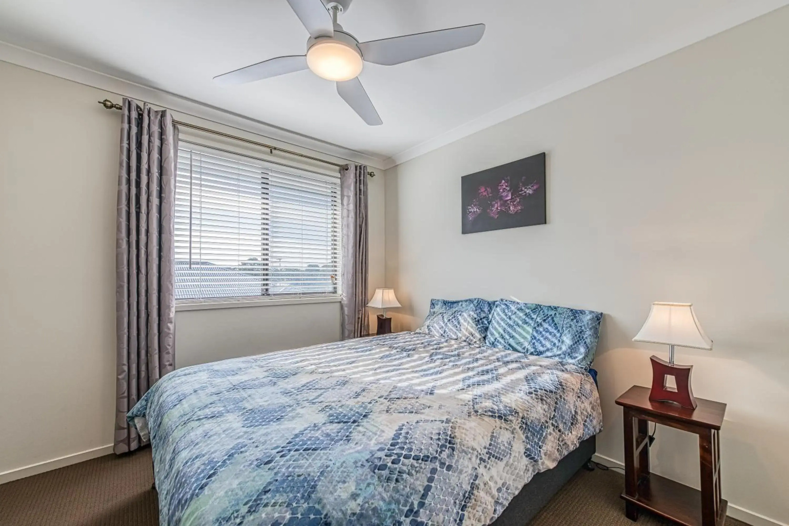 Seabreeze Haven -Wifi, Netflix, pet friendly beach house