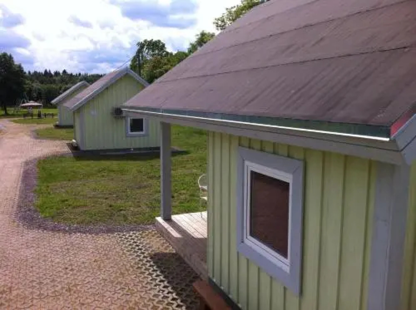 Valaste Guest house and Camping