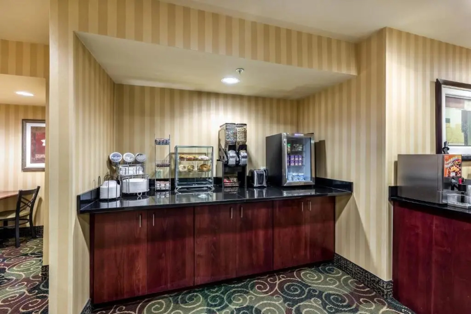 Cobblestone Inn & Suites - Vinton