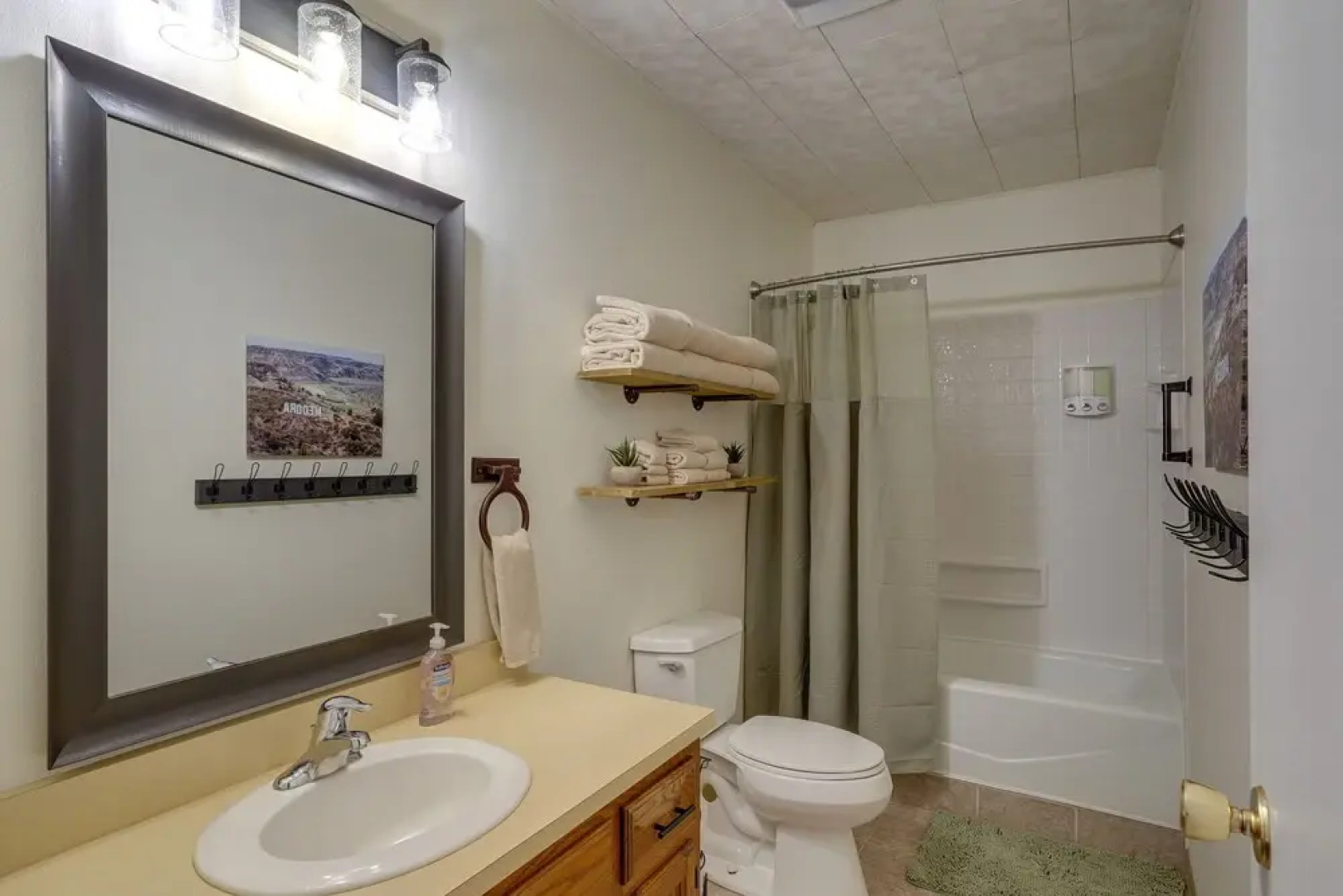 'badlands Suite' < 1 Mi to Teddy Roosevelt Park!