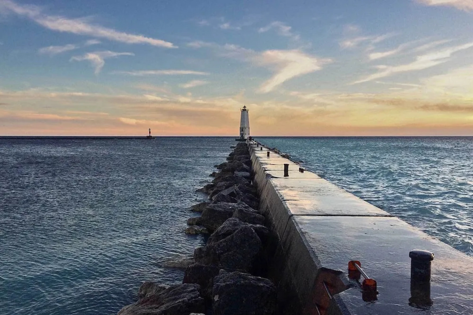 Elegant Stone Cottage: Steps to Crystal Lake Beach