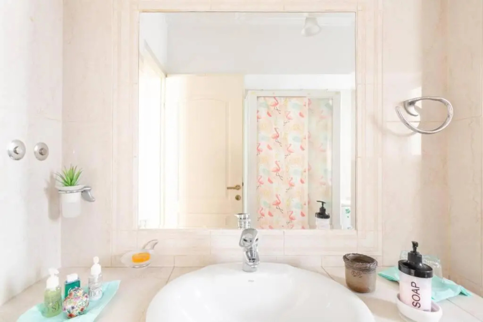 Two Bedroom Apartment Near Alimos Marina !