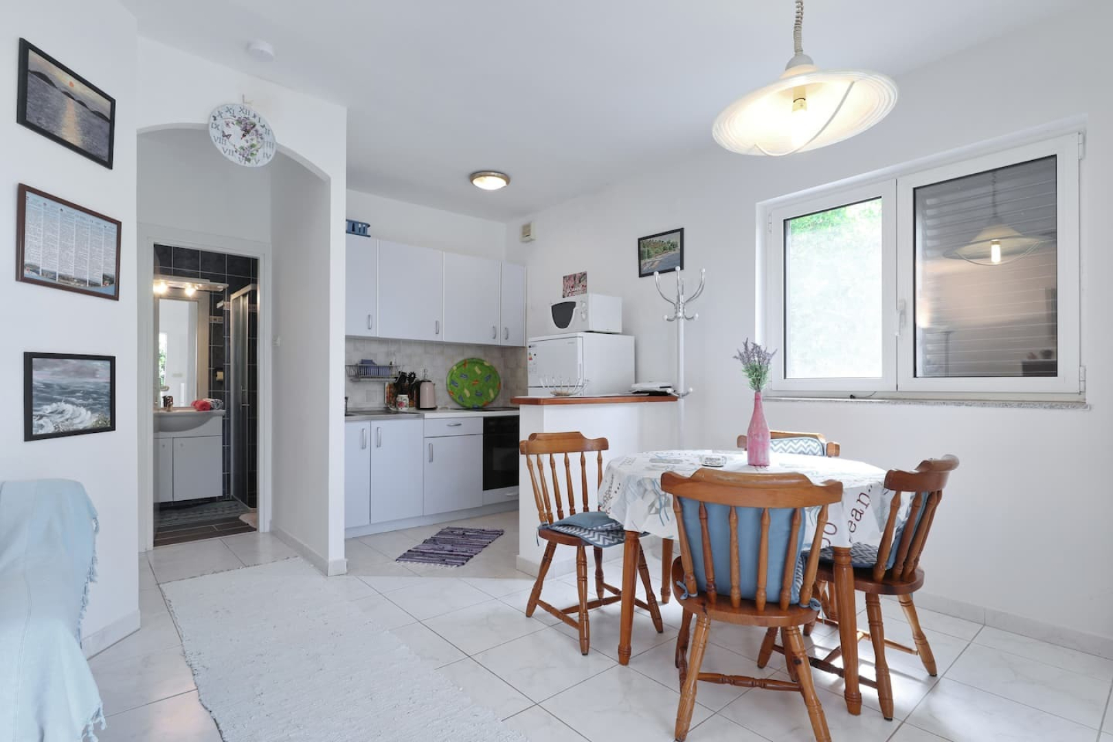 Apartment Djurdja - 20 m from beach : A2 Luka Murter, Island Murter