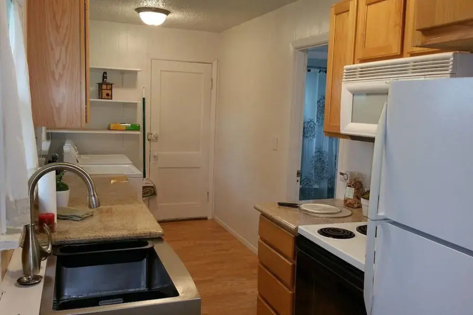 Cute Smarthouse Granite Close to Lake 2