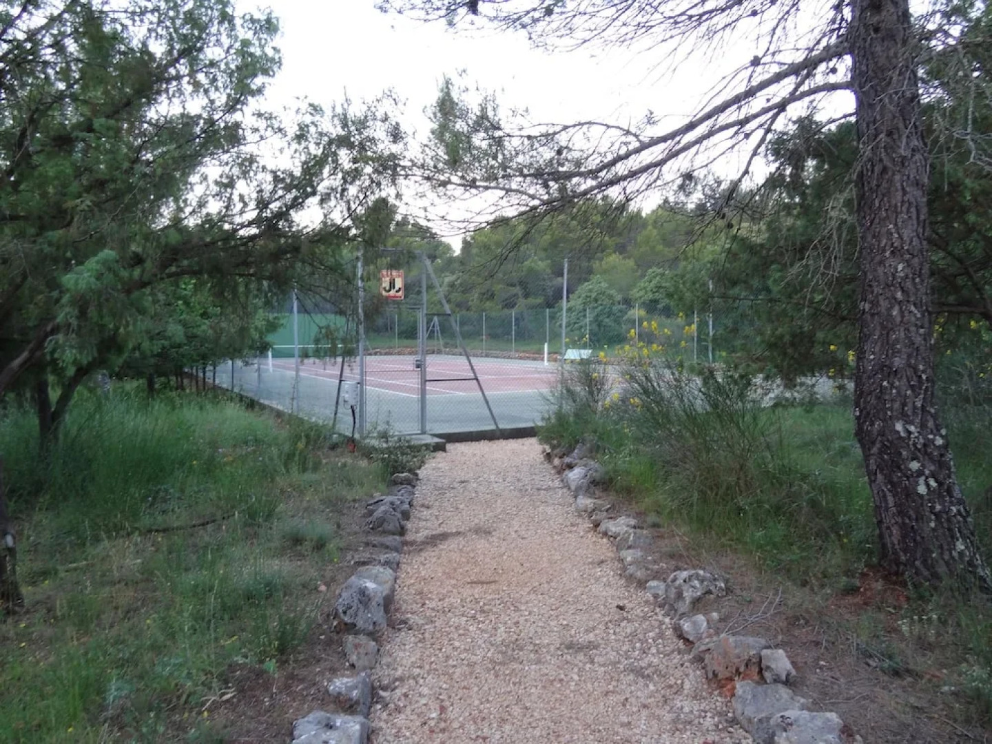 Les Bastides de lAuviduery