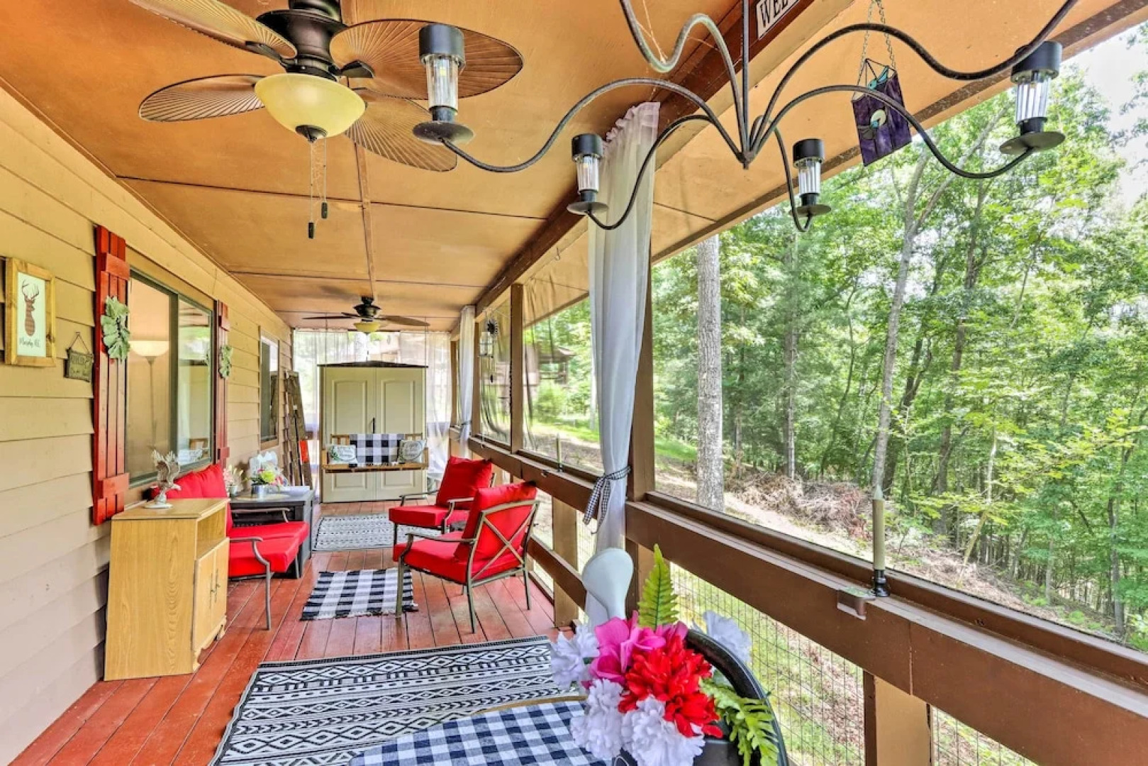 Quaint Murphy Cabin in Serene Wooded Setting!