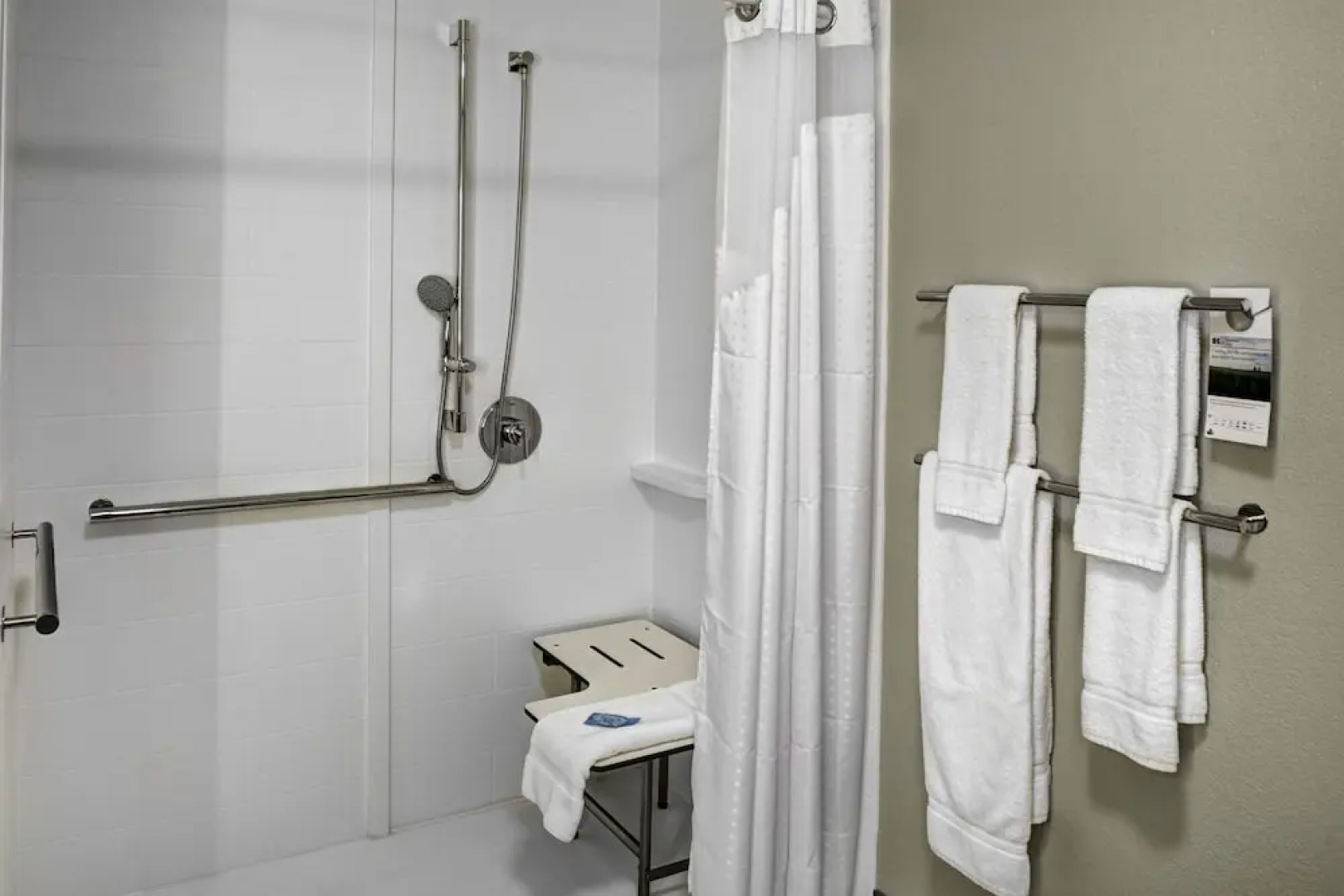 Holiday Inn Express & Suites Coldwater