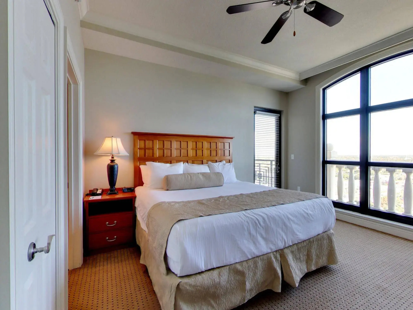 Emerald Grande Condominiums at HarborWalk Village