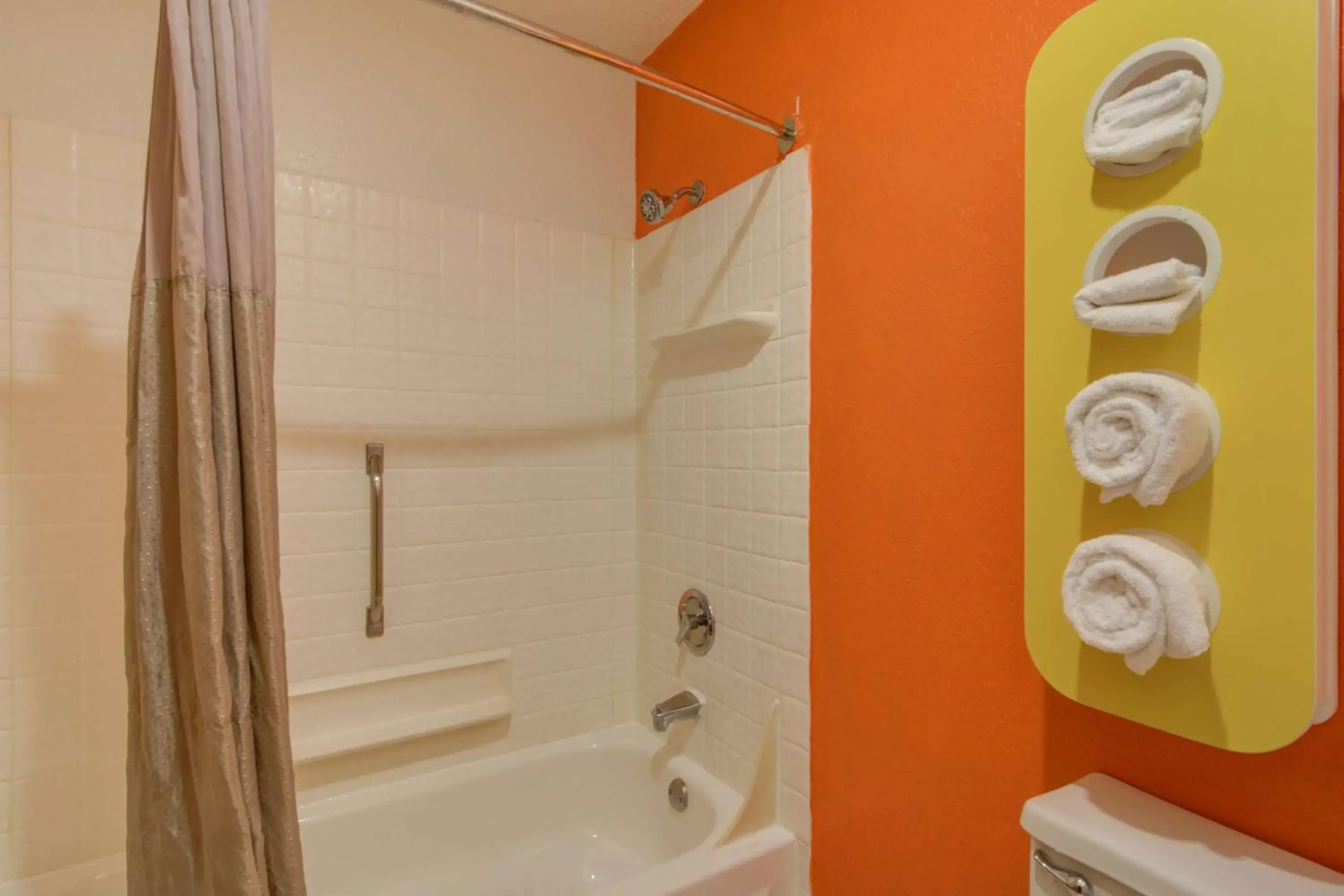 Motel 6 Waukegan, IL