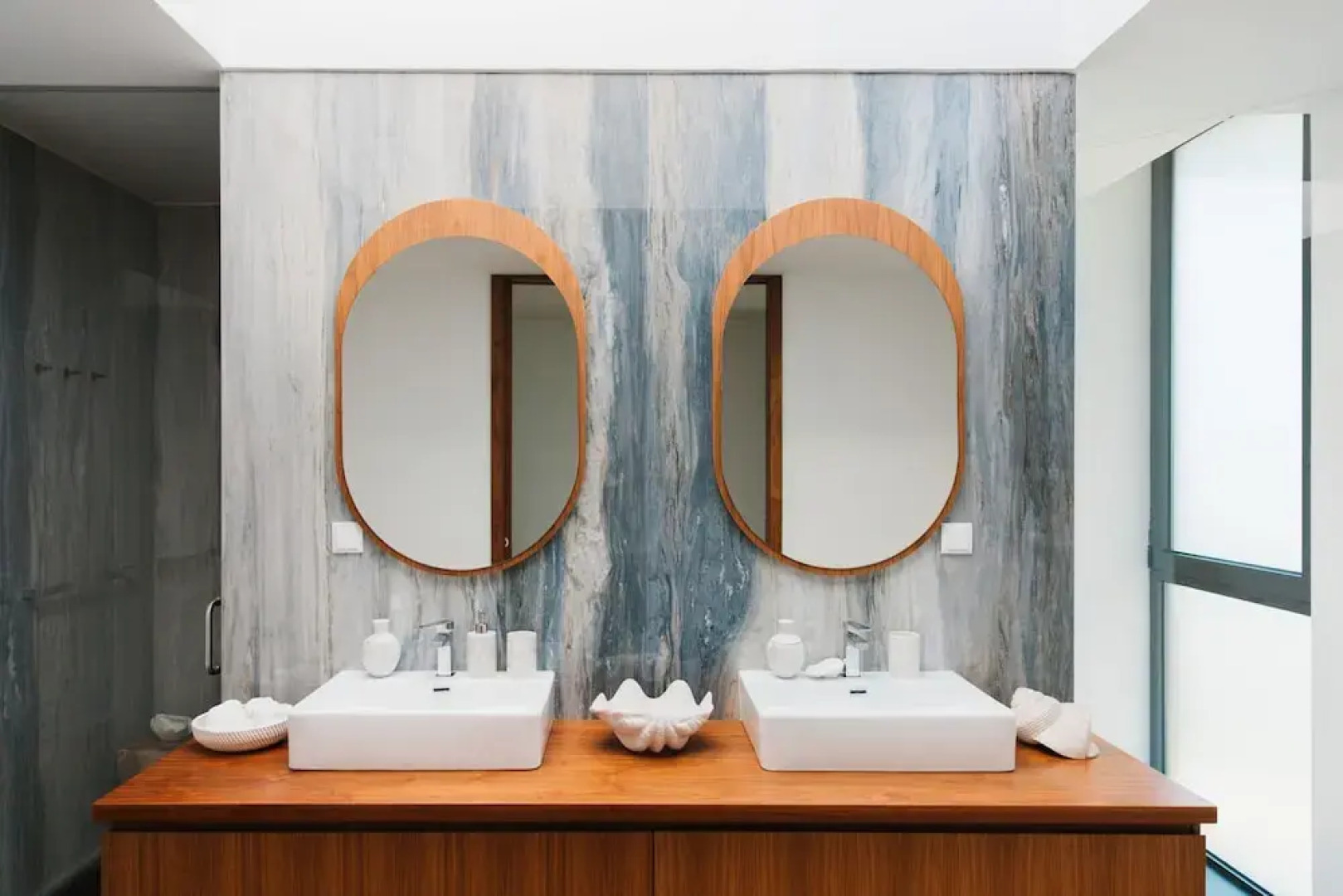 Troya Regal Villa By Cadenzalux