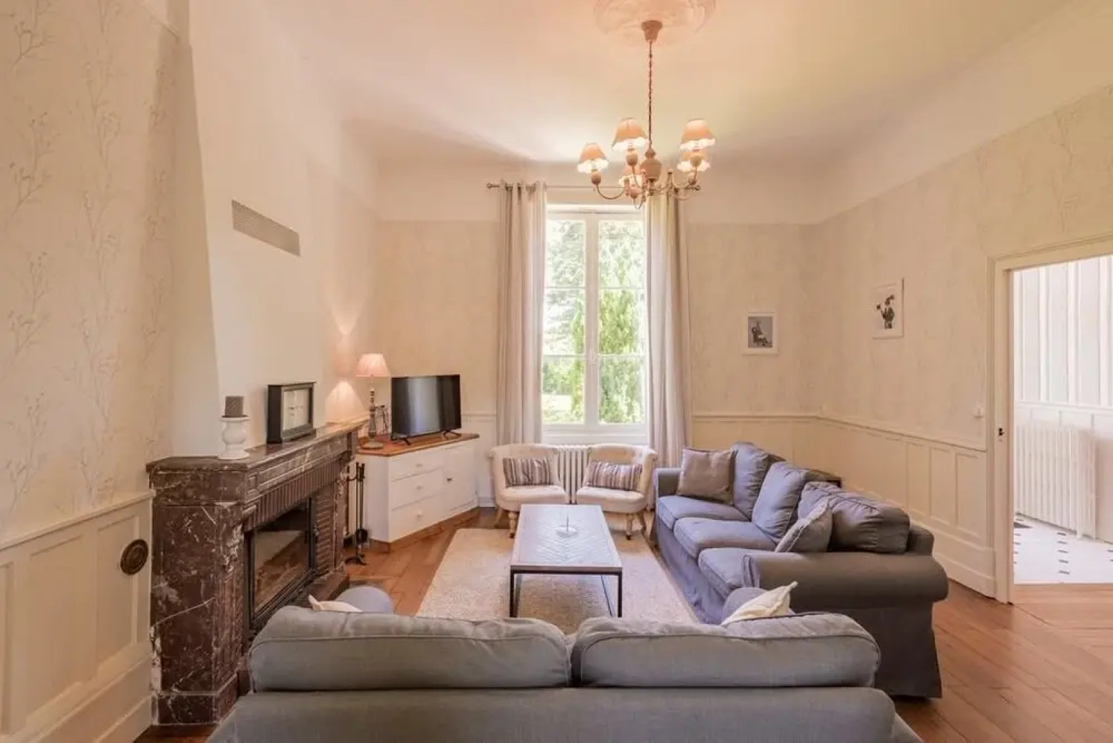 Pavillon De Subleine