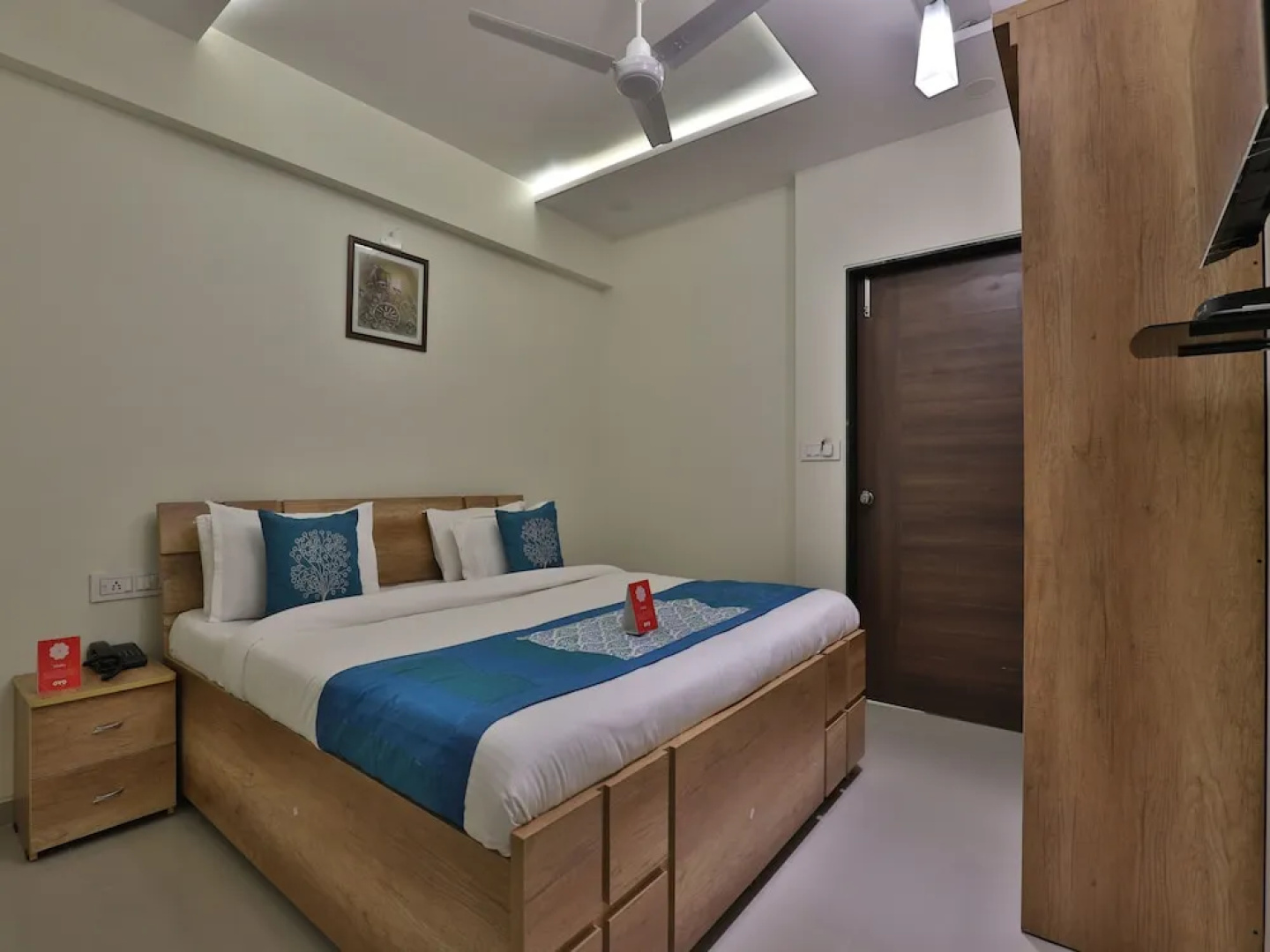 Collection O 12462 Hotel Shiv Inn