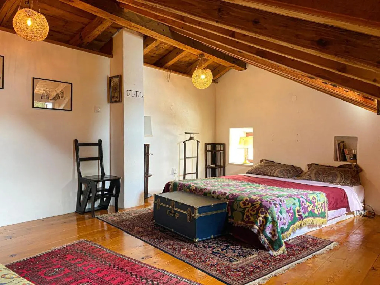 Charming Bohemian house in Perast