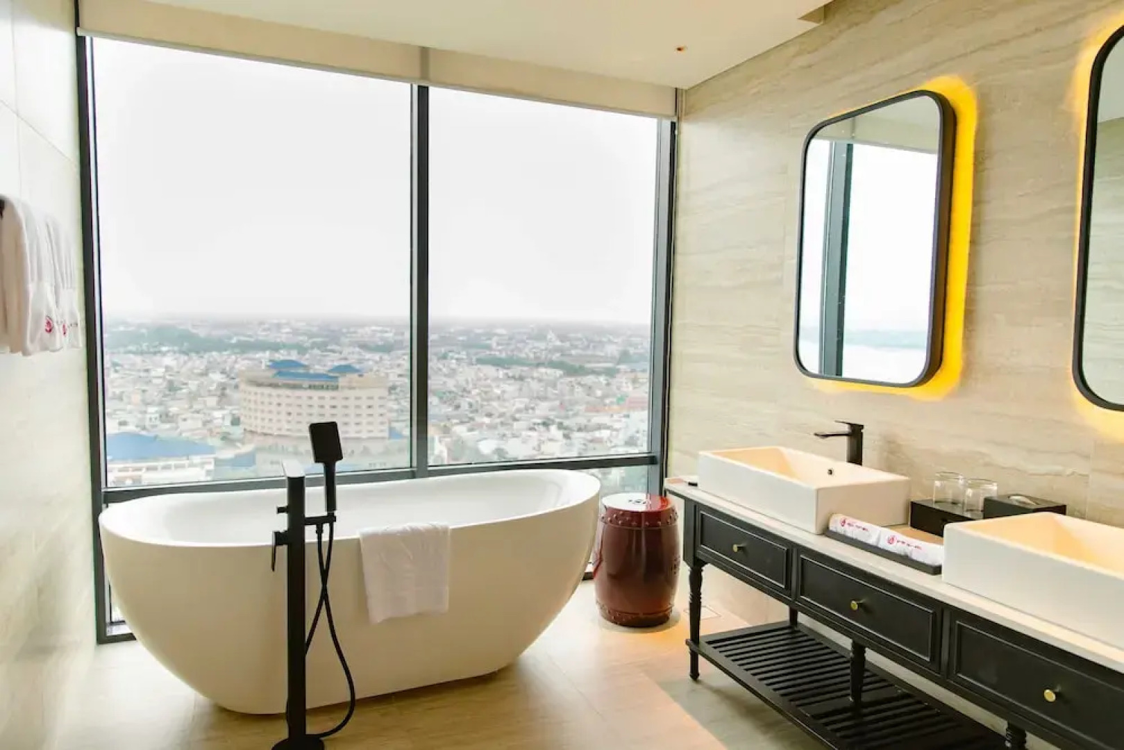 Central Plaza Hotel - My Tho