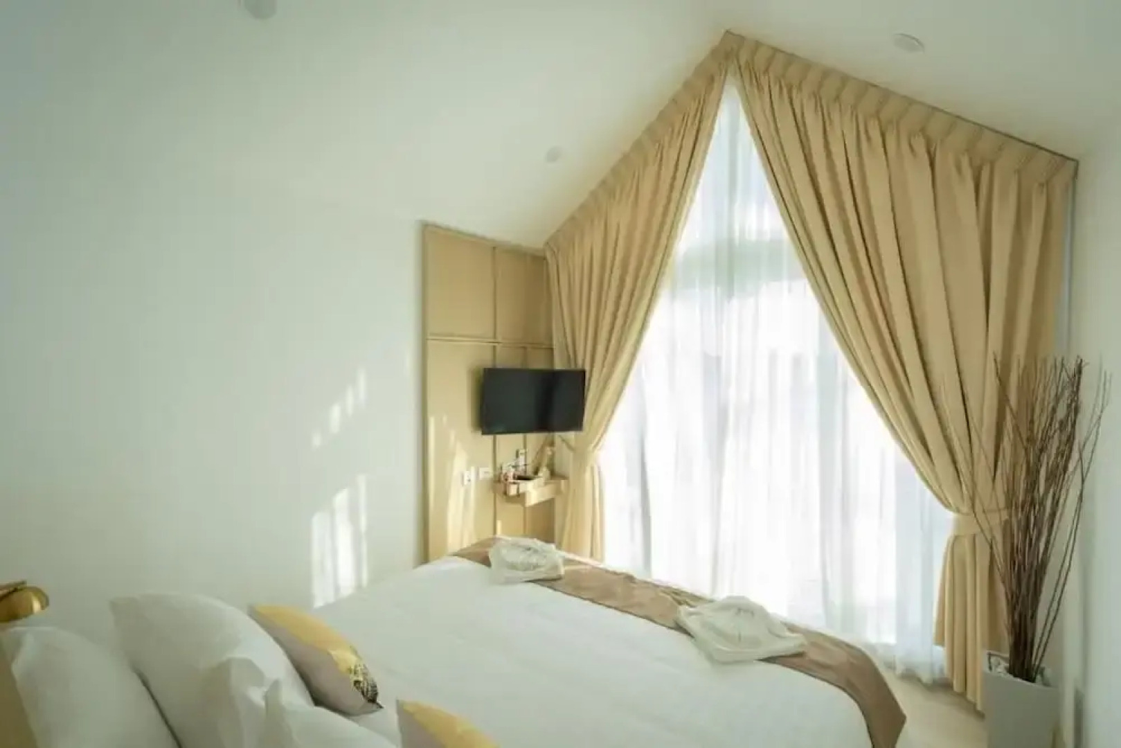 Saksiam Lakeside Resort