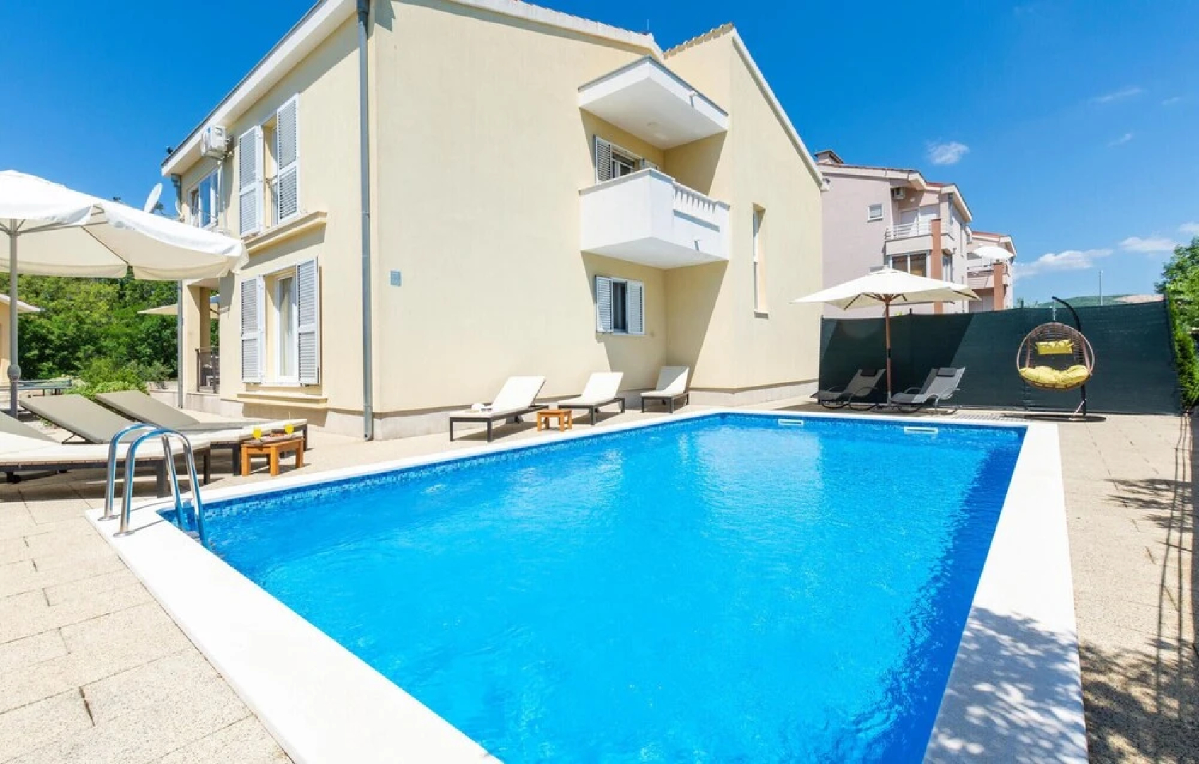 Awesome Home in Dugopolje With Wifi and 4 Bedrooms