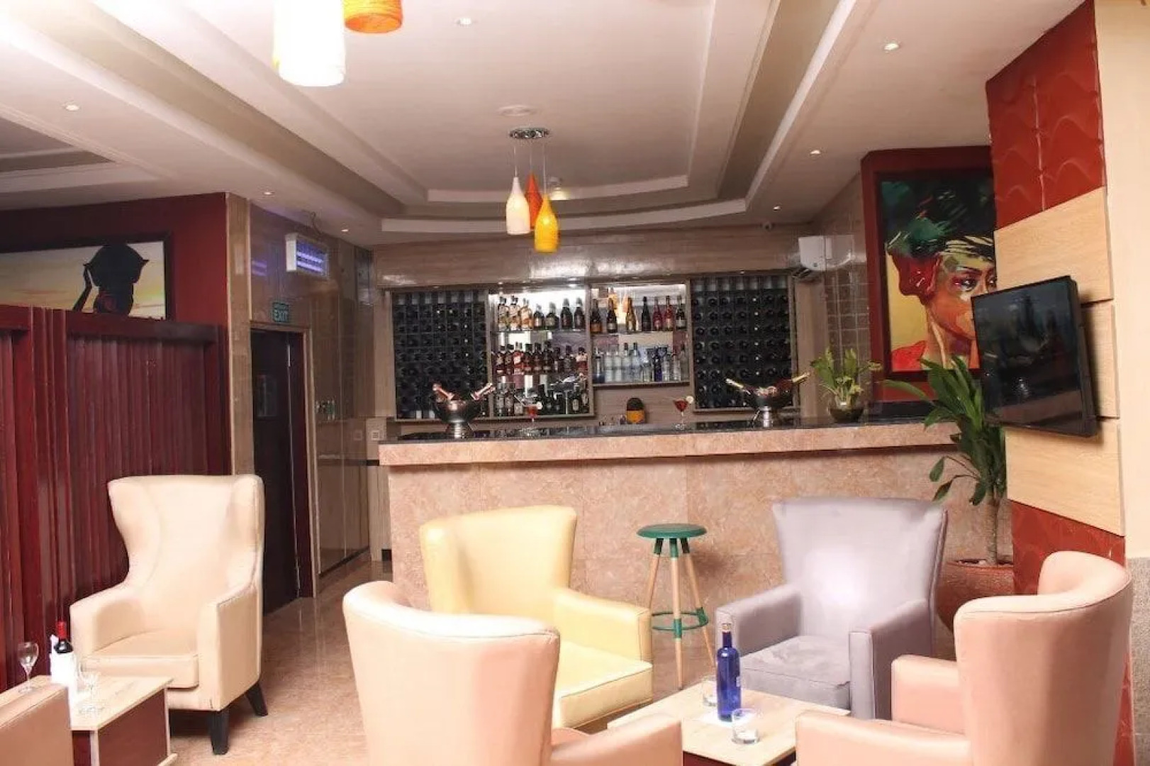 De Santiago Milan Hotel and Suites