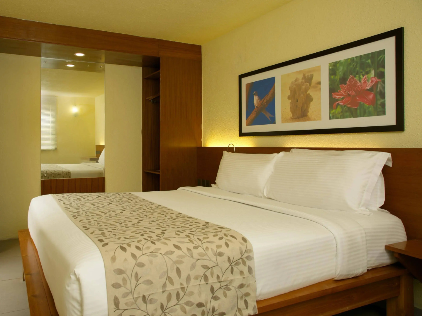 Coral Strand Smart Choice Hotel