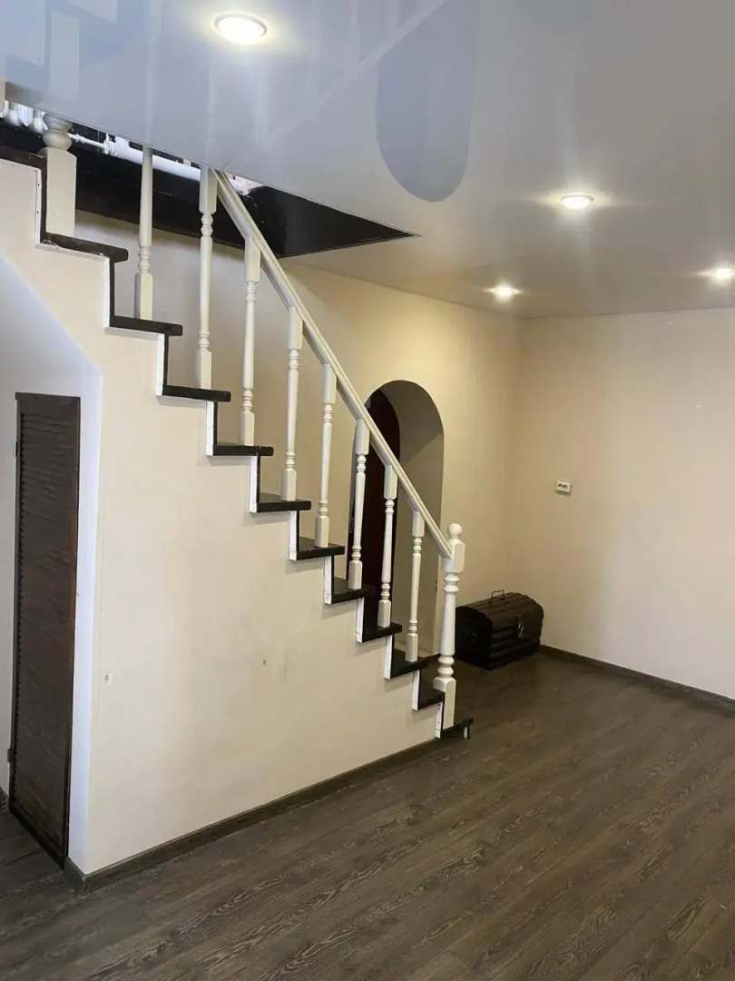 Дом с бассейном и баней