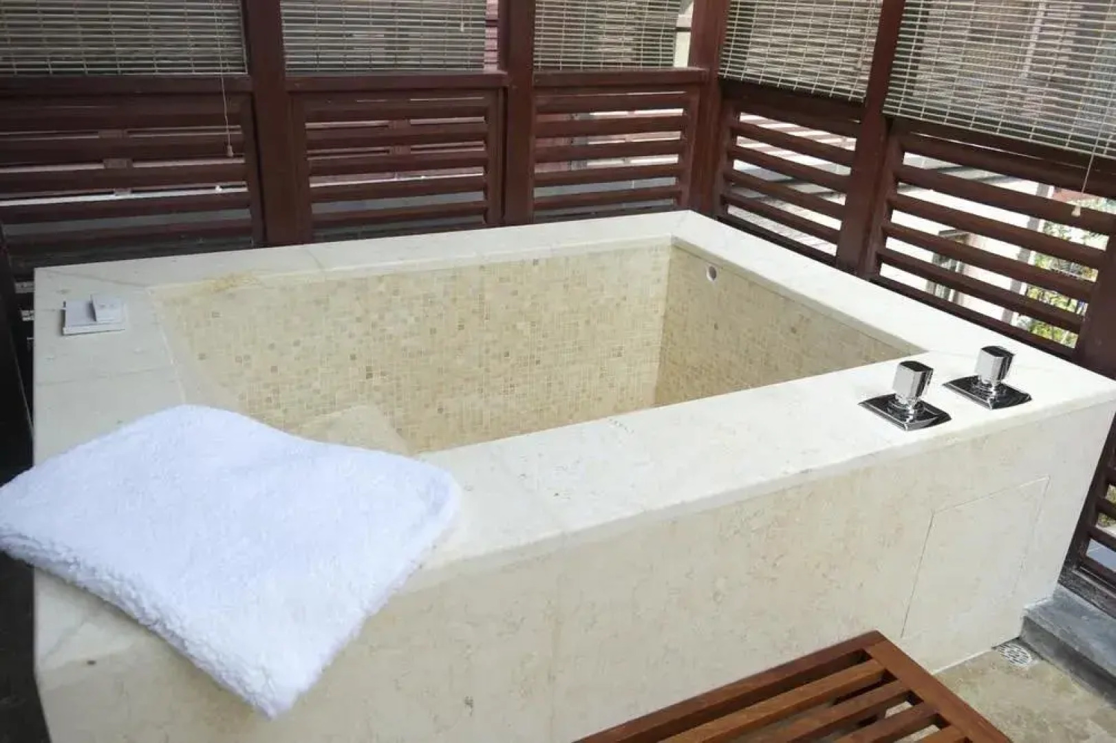 Hainan Mount Qixian Tang Hotel