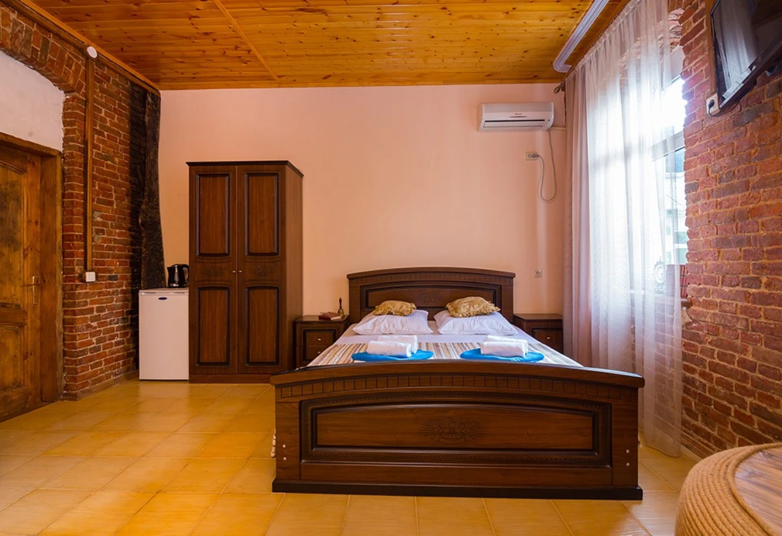 Гостиница Абхазия