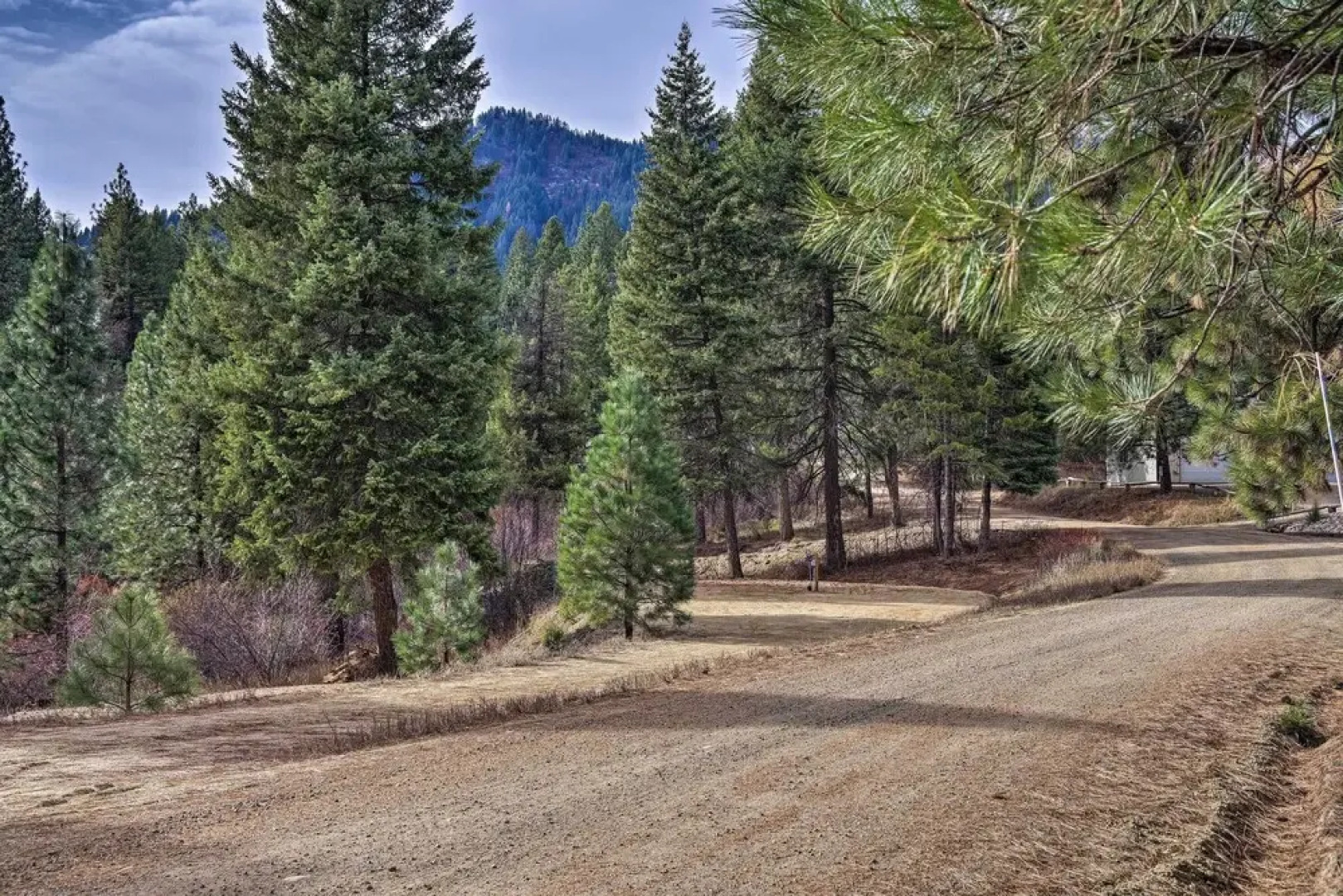 Private Cabin, 5-min Drive to Hot Springs & Golf!