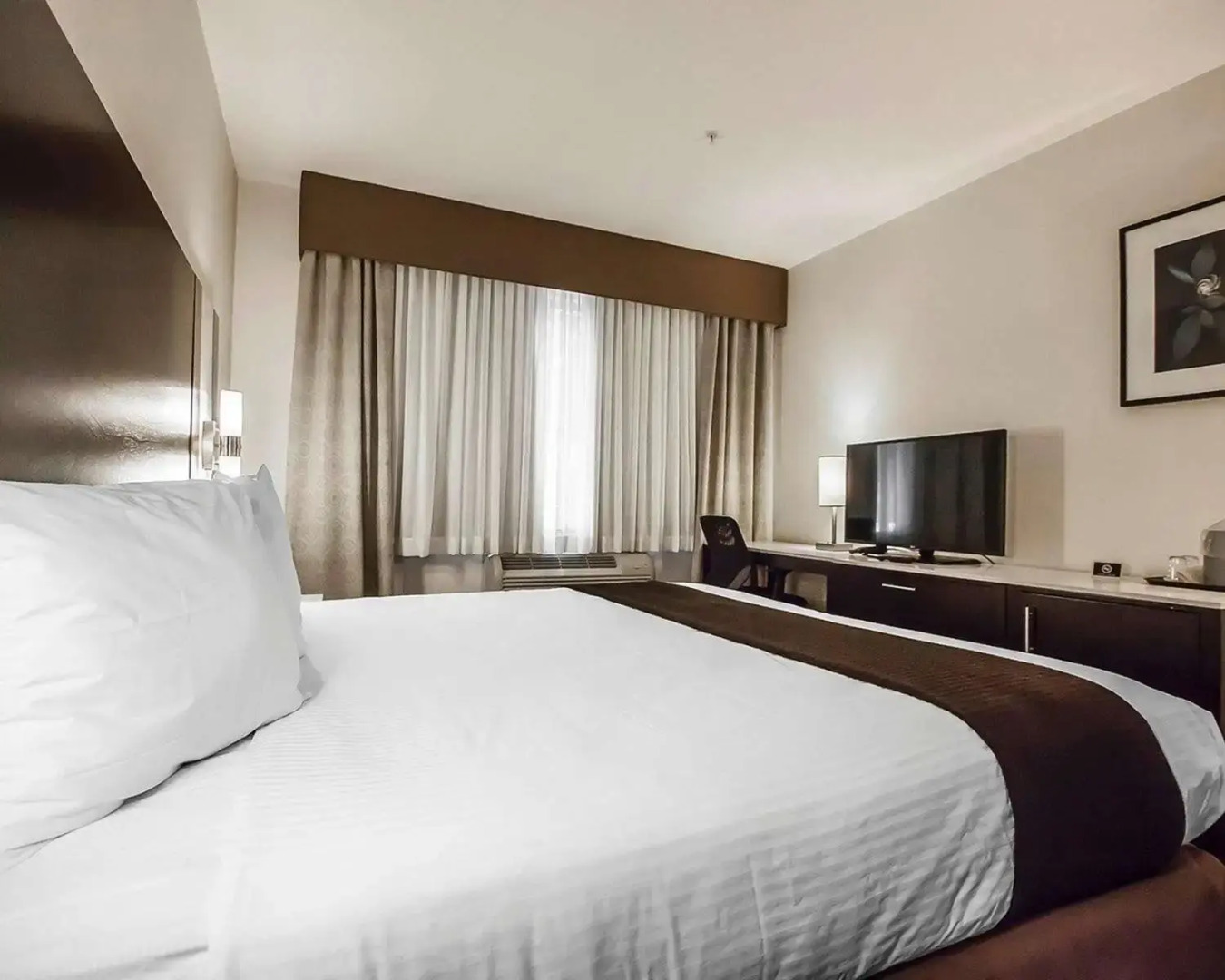 Comfort Hotel Vancouver Airport