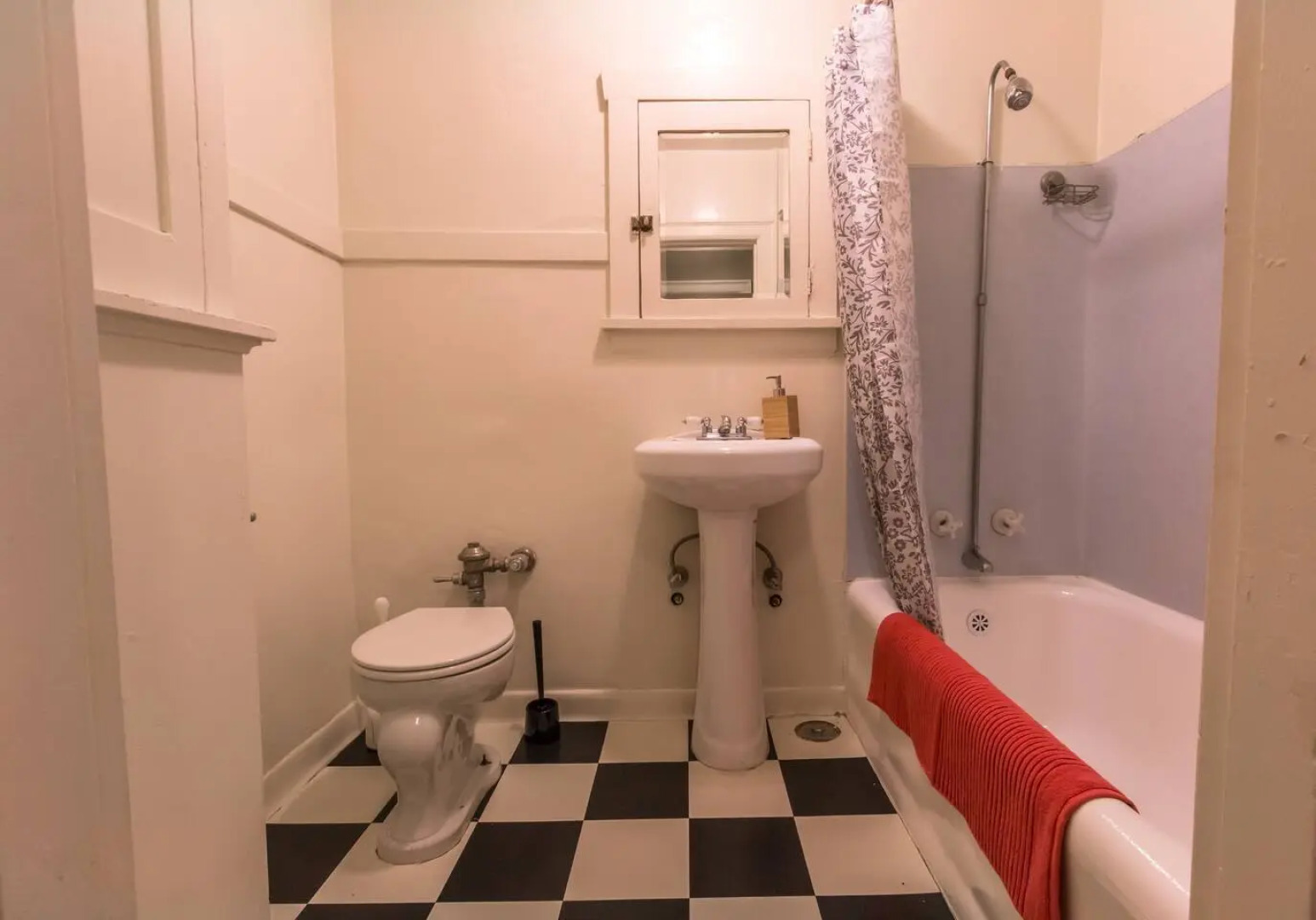 Cozy 1BR 1Bath | Fast Wifi! Great Location!