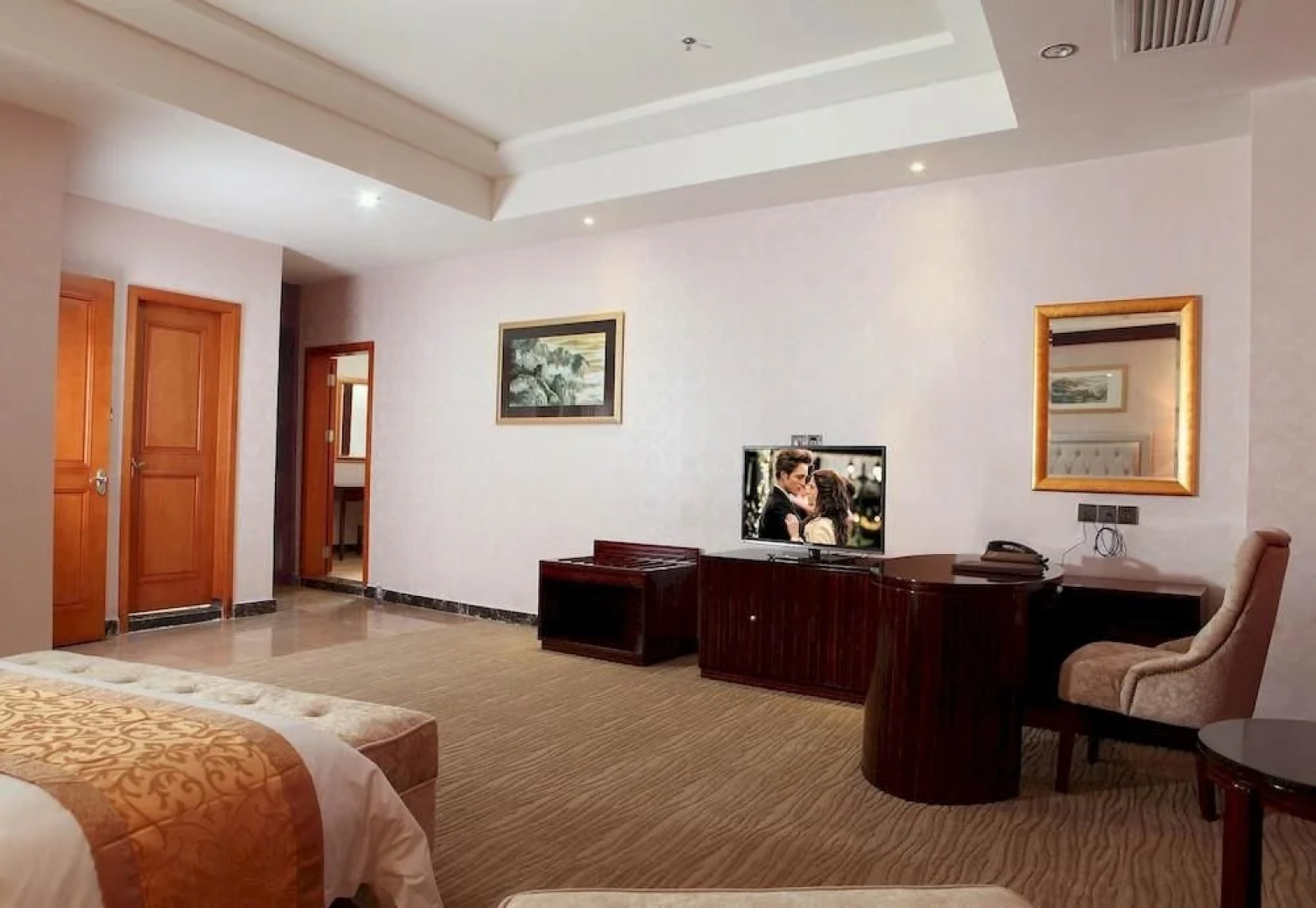 Jindun International Holidy Hotel
