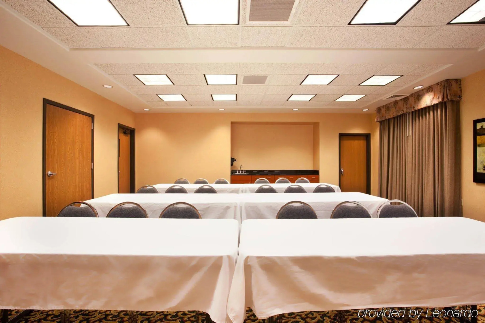 Holiday Inn Express Hotel & Suites Rockford-Loves Park by IHG