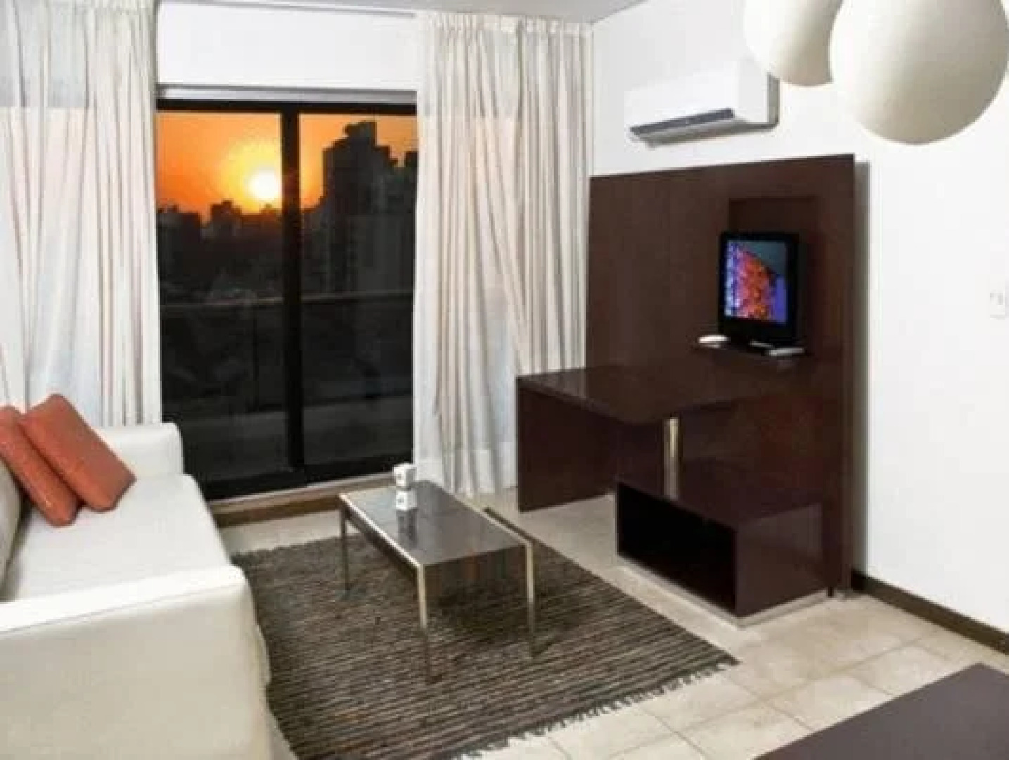 Cetro Real Condominium & Suites