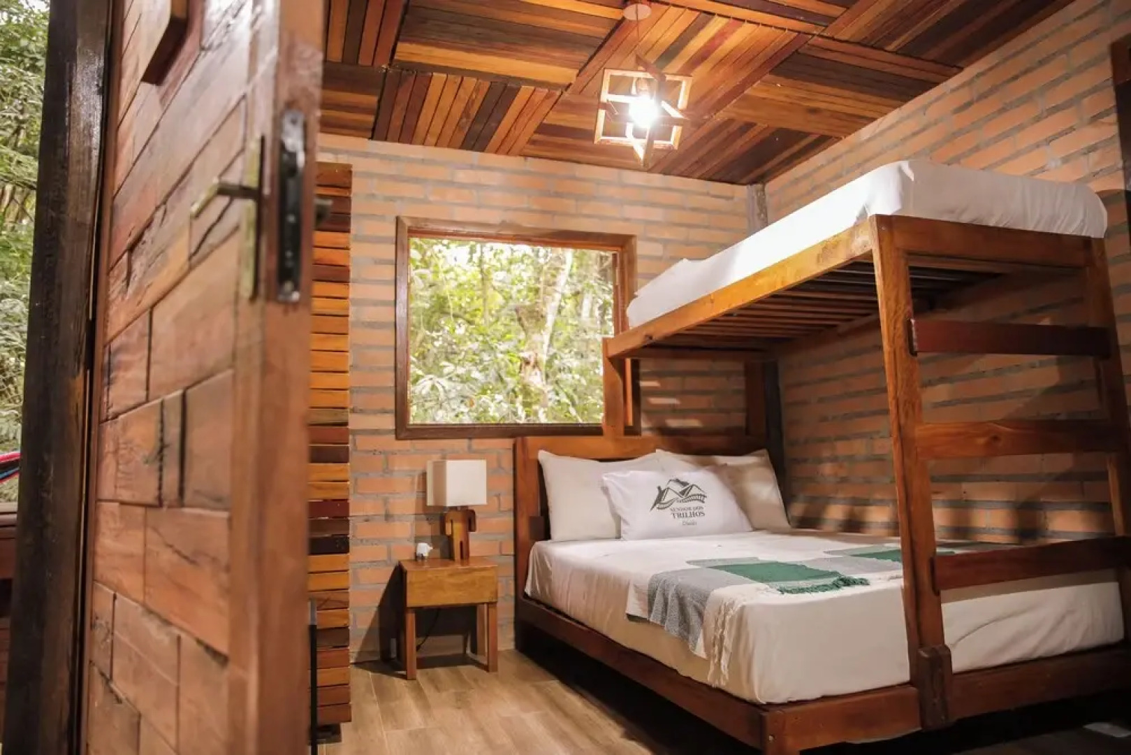 Chales senhor dos trilhos