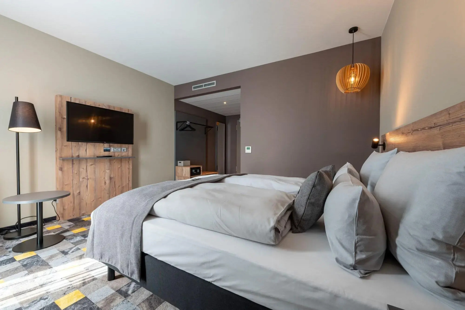 Отель Holiday Inn - the niu, Timber Esslingen, an IHG Hotel