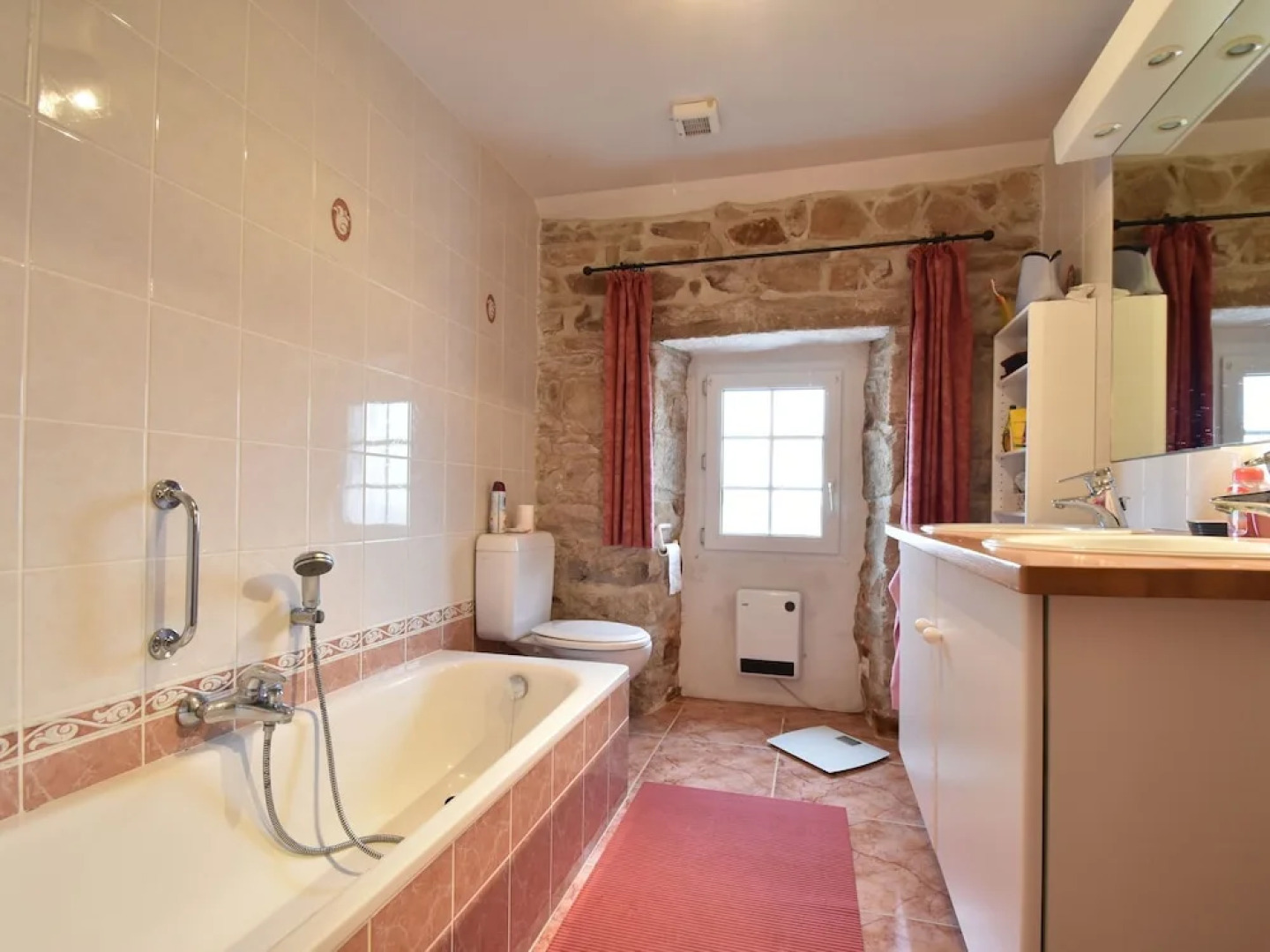 Cozy holiday home in Plogoff near the beach