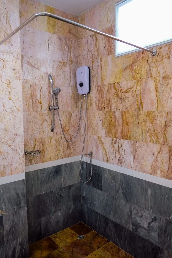 The Lake House Ko Yo